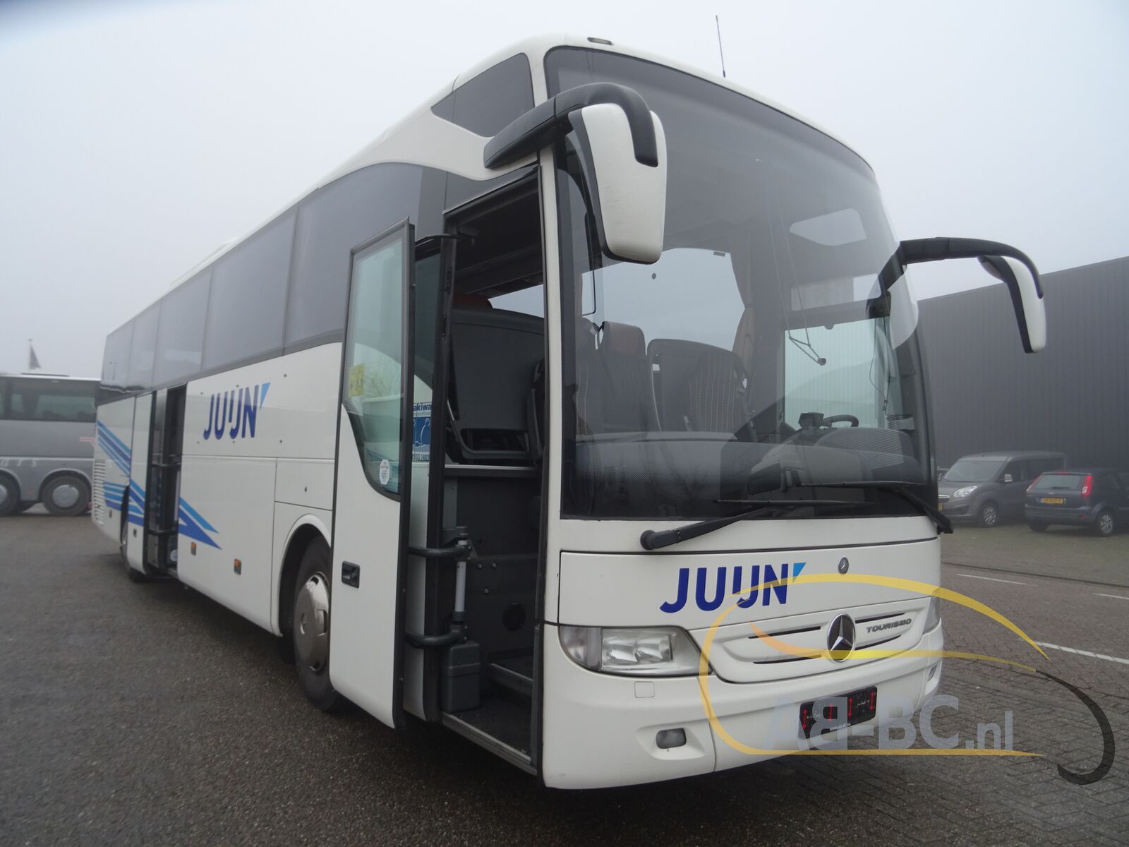 coach-bus-MERCEDES-BENZ-Tourismo-RHD-51-Seats-EURO-5---1642147892233168881_orig_1341e120d35af7b540f080404eb1dfac--22011410083848365800