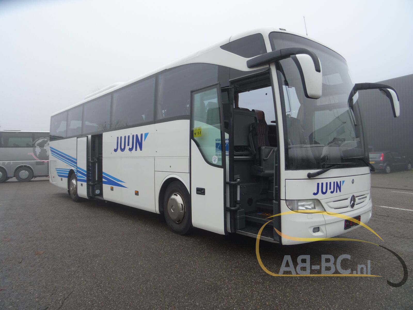 coach-bus-MERCEDES-BENZ-Tourismo-RHD-51-Seats-EURO-5---1642147896281587047_orig_61232640604f540c59ed4557d2c2a87b--22011410083848365800
