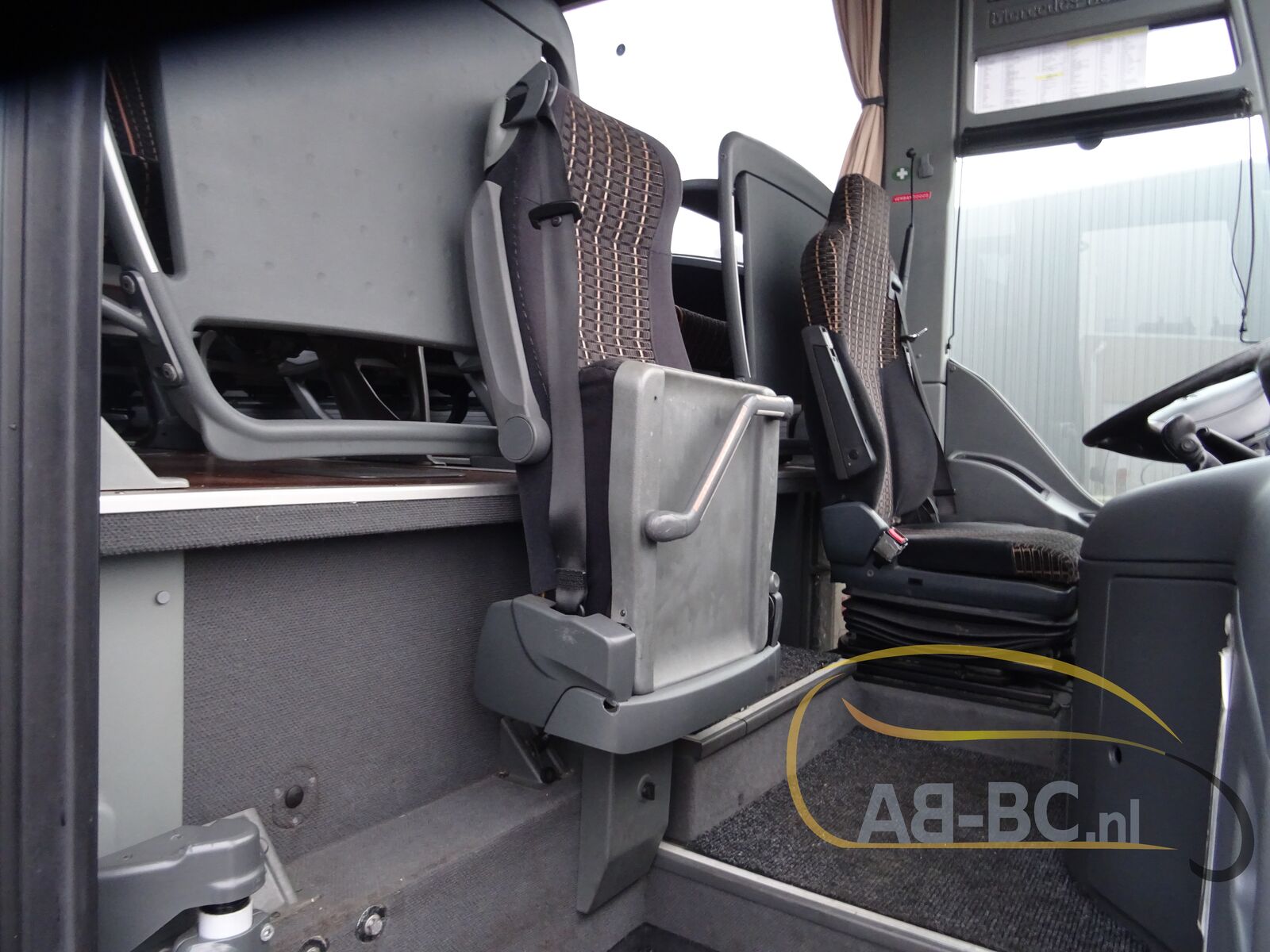 coach-bus-MERCEDES-BENZ-Tourismo-RHD-51-Seats-EURO-5---1642148002107130531_orig_26c32c8dc528616c2064383ec848a2a3--22011410083848365800