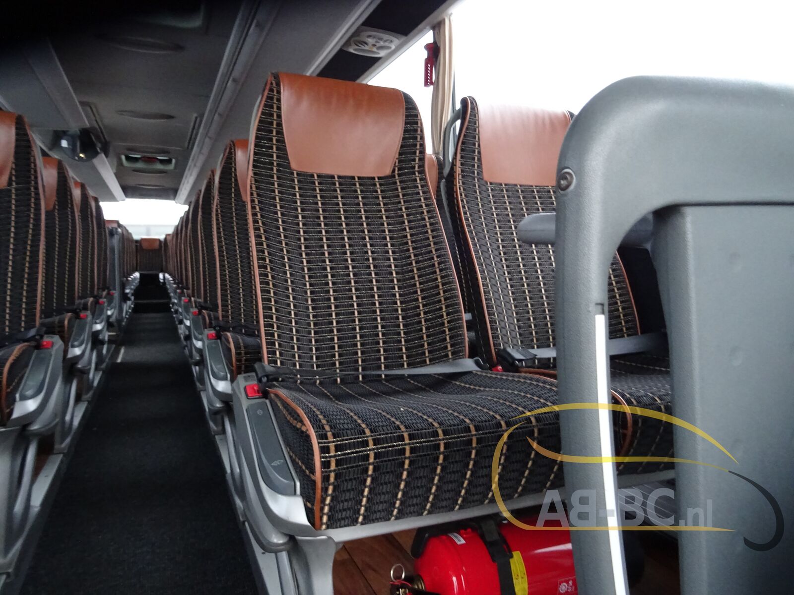 coach-bus-MERCEDES-BENZ-Tourismo-RHD-51-Seats-EURO-5---1642148051375526847_orig_8f0b773acafba358d696f37f0846004c--22011410083848365800