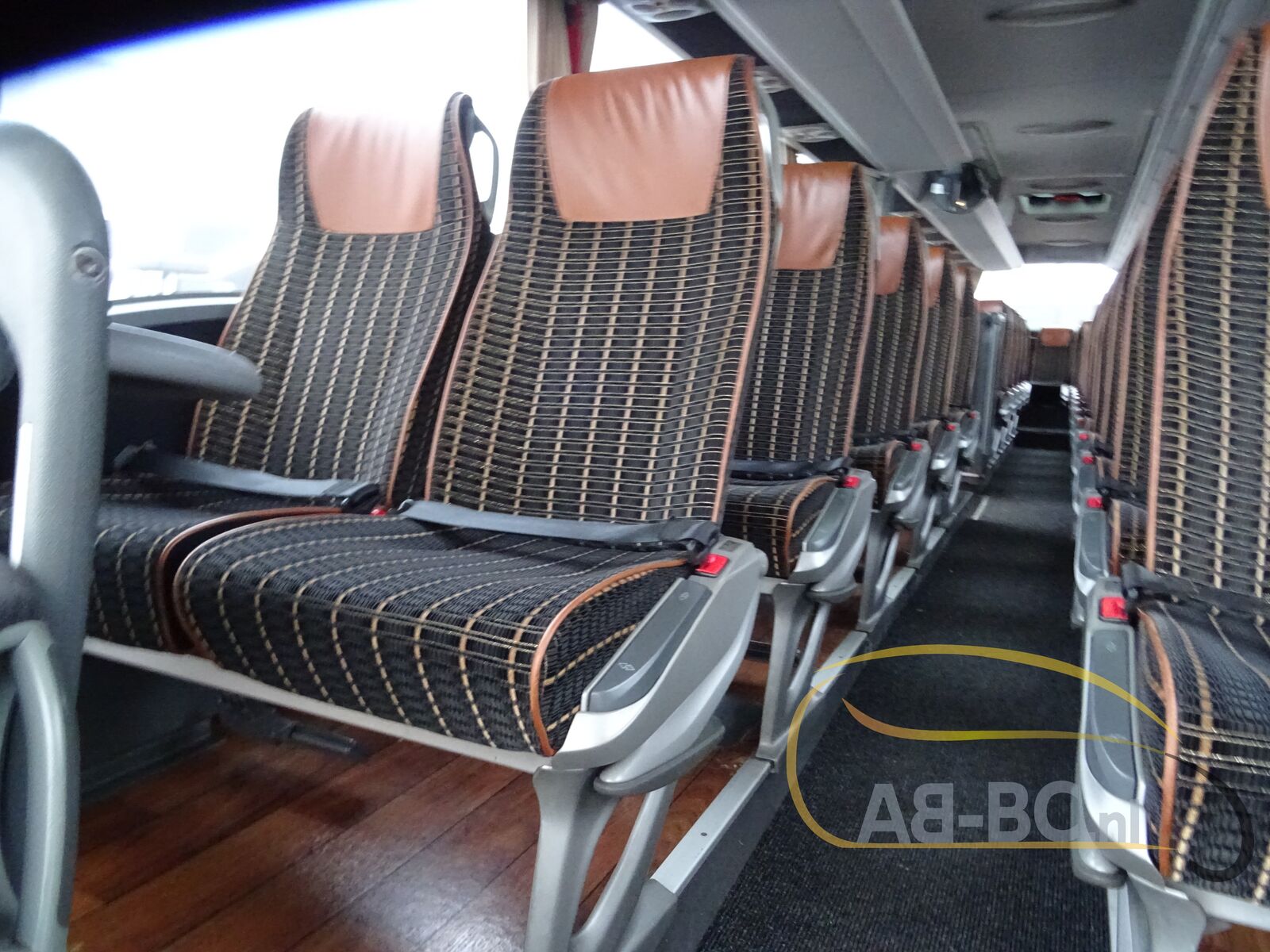 coach-bus-MERCEDES-BENZ-Tourismo-RHD-51-Seats-EURO-5---1642148055582677274_orig_de1473201ac37fc73819681720b32e02--22011410083848365800