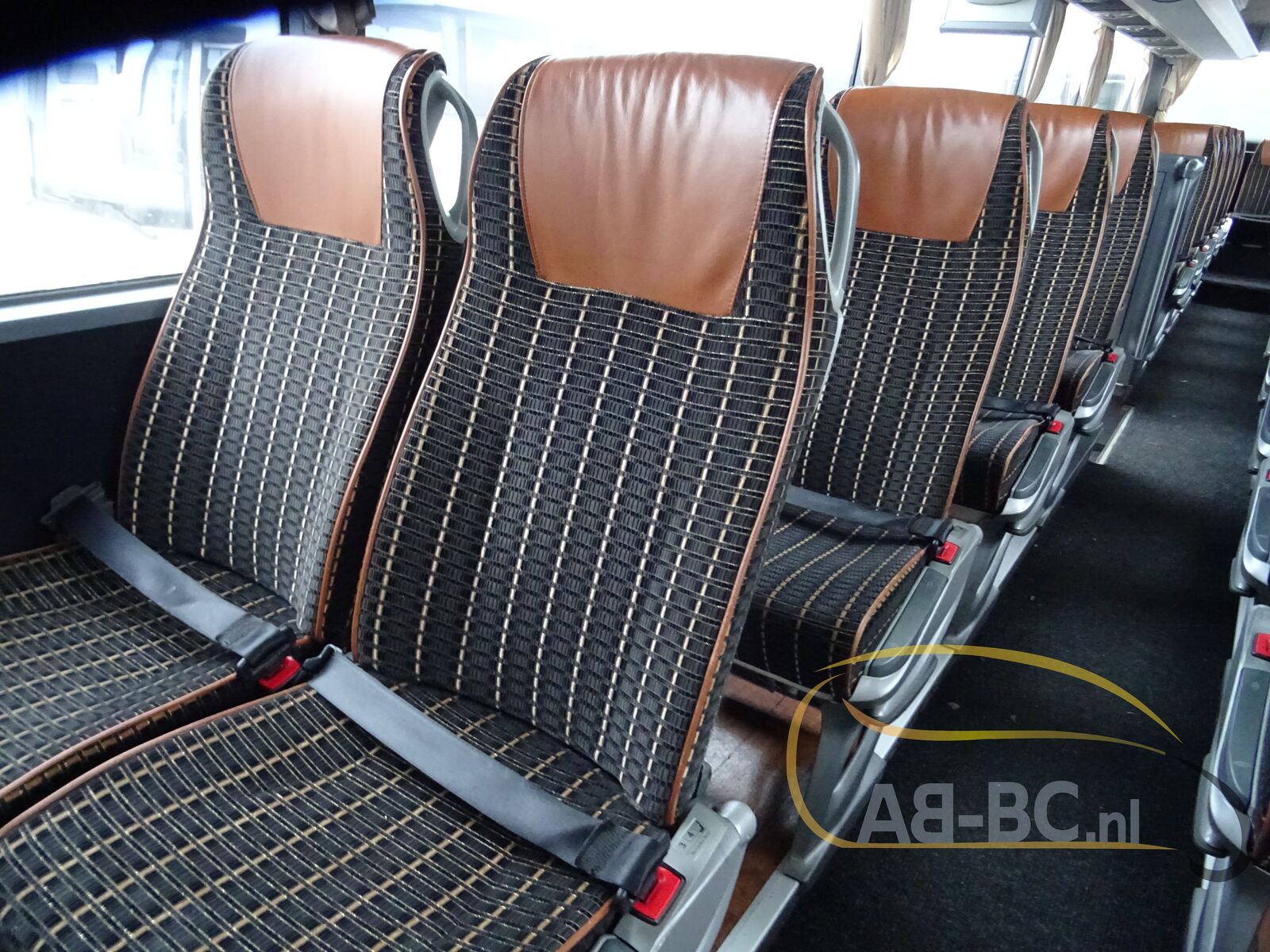 coach-bus-MERCEDES-BENZ-Tourismo-RHD-51-Seats-EURO-5---1642148073867544584_orig_51ba83385e78f2e759601237c13426f6--22011410083848365800