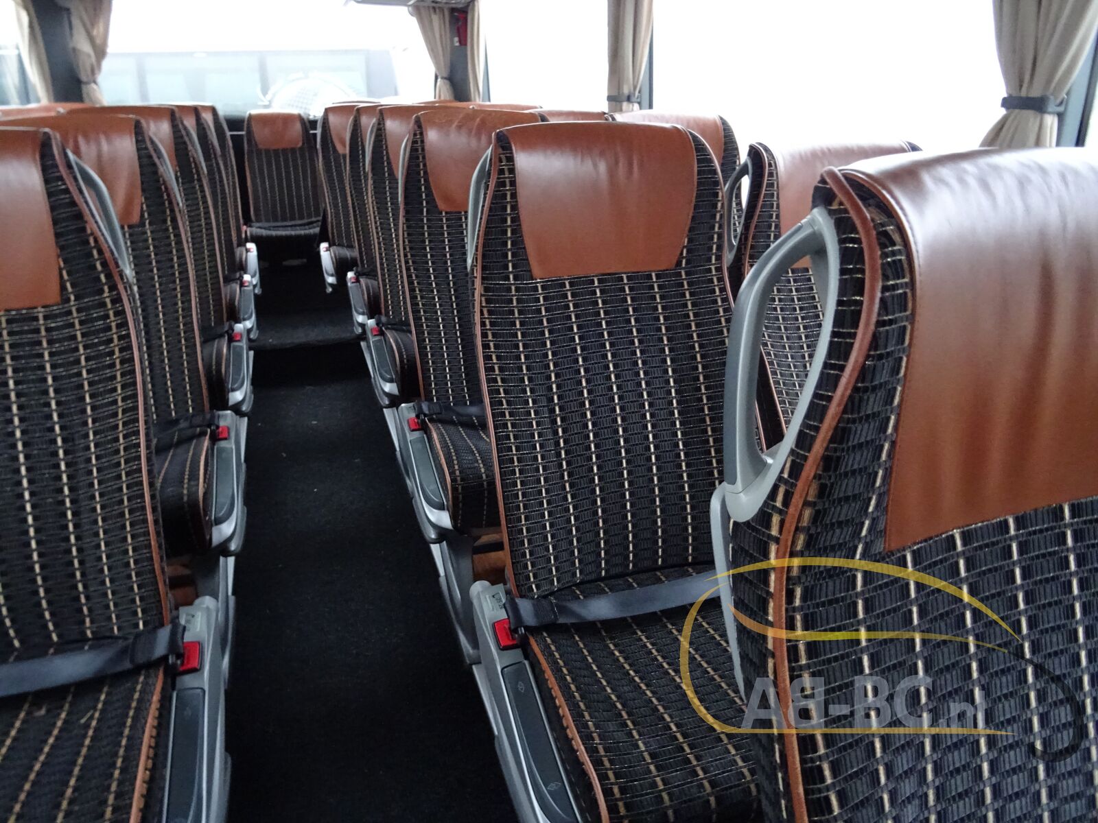 coach-bus-MERCEDES-BENZ-Tourismo-RHD-51-Seats-EURO-5---1642148103966707364_orig_e87a96c0b0662a8849f911eeb11aabe0--22011410083848365800