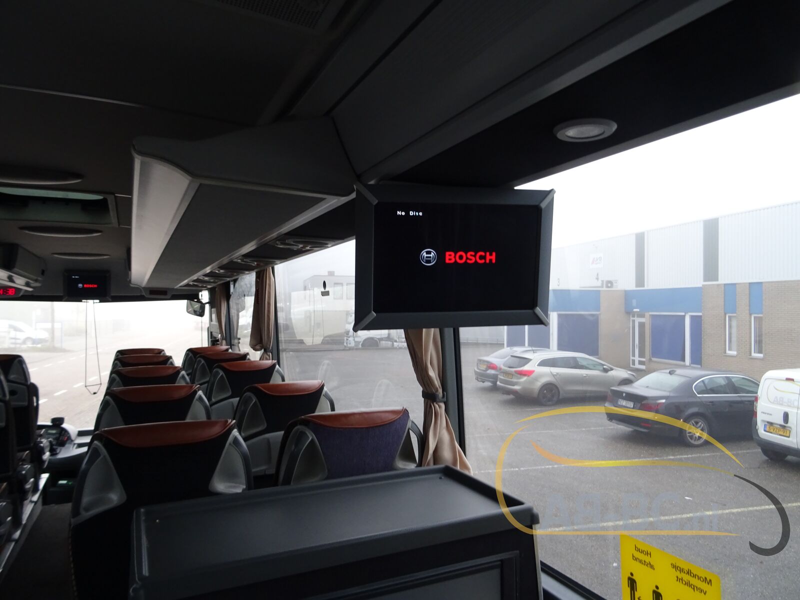 coach-bus-MERCEDES-BENZ-Tourismo-RHD-51-Seats-EURO-5---1642148133532358899_orig_8fde7765a9f800bca00c1a43ae68b095--22011410083848365800