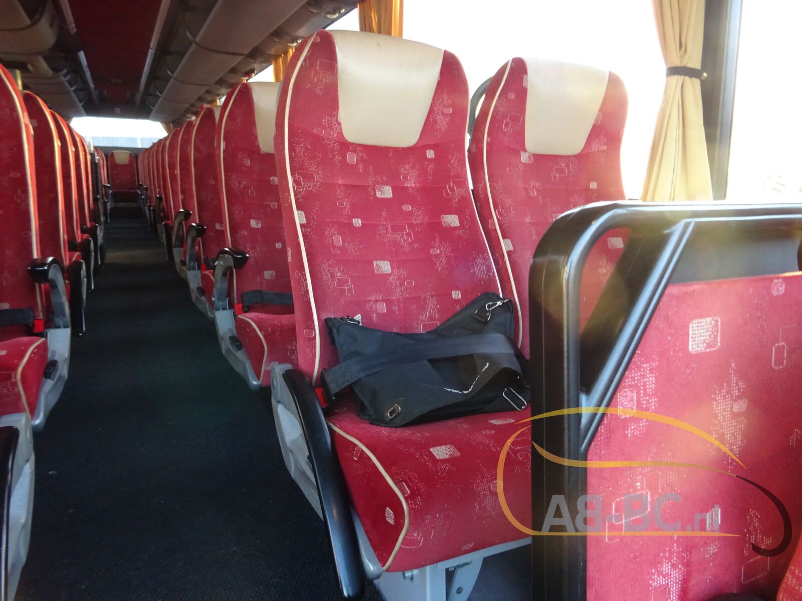 coach-bus-VDL-BOVA-FHD-127-365-EURO-5-55-Seats---1641458729045070643_orig_9fc2ea5e5771e84eed573bf53d8e95b3--22010610412885308000