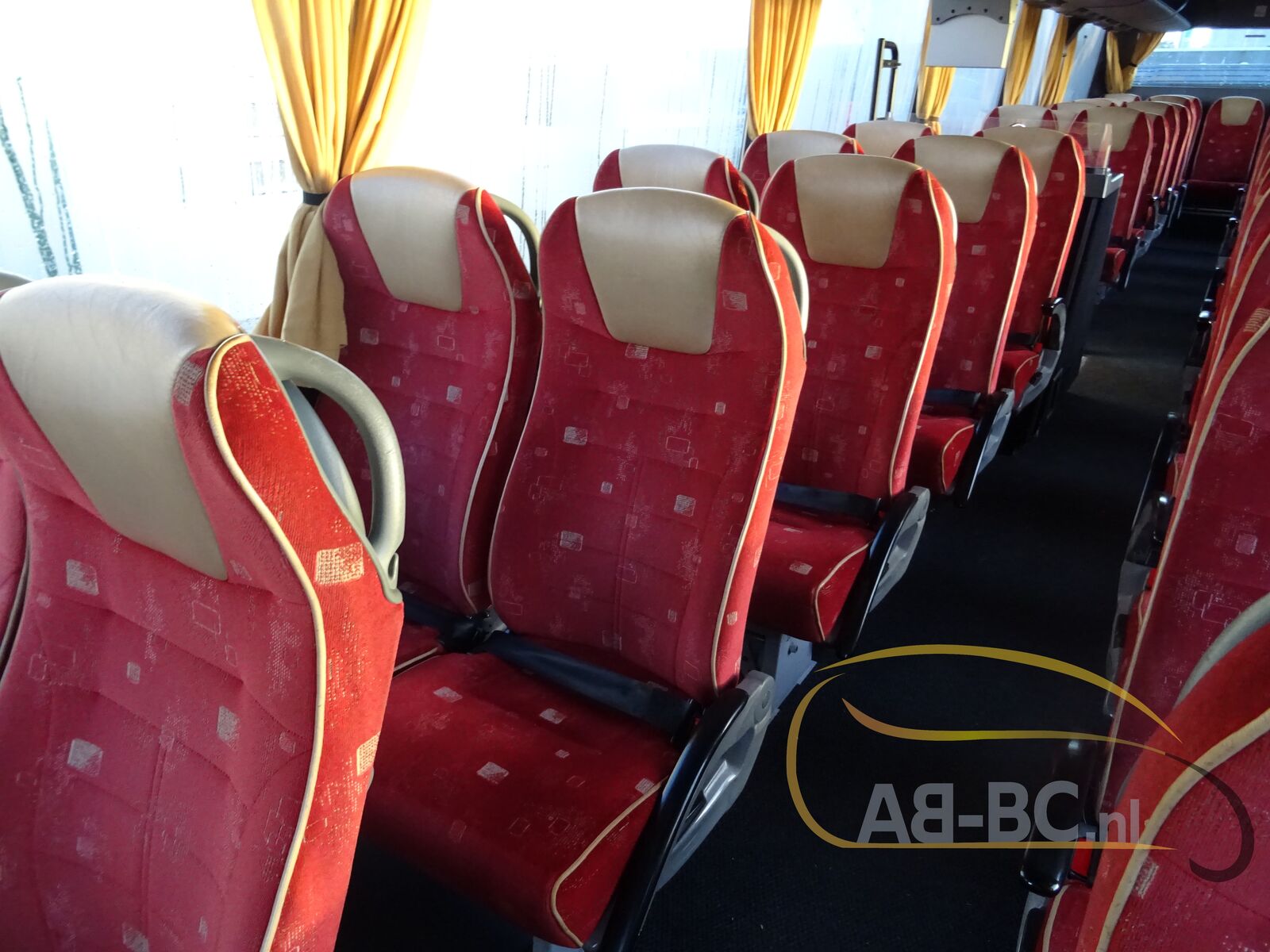coach-bus-VDL-BOVA-FHD-127-365-EURO-5-55-Seats---1641458756421880783_orig_fe8c32bbcf86ef5cbe464edc7c4249de--22010610412885308000