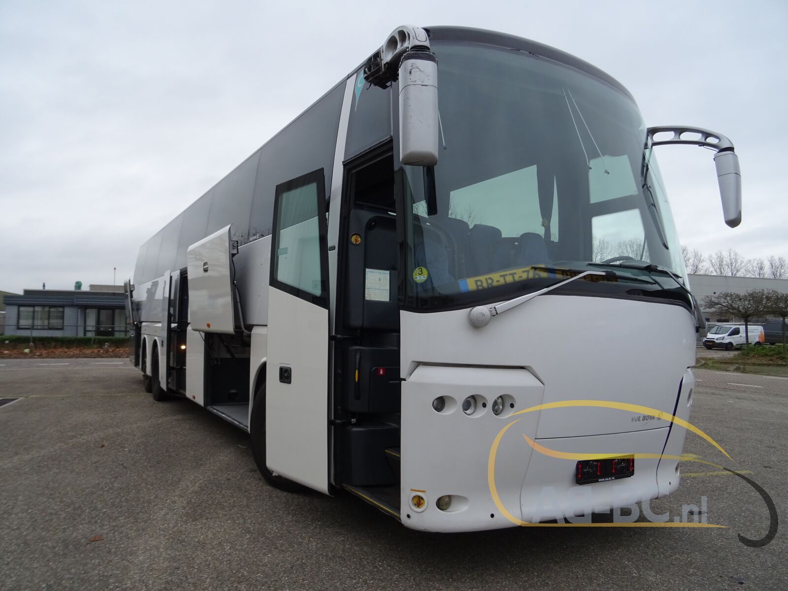 coach-bus-VDL-BOVA-Futura-61-Seats---1641294501114137464_orig_446473e8bdaaa022abe4fcd2be9b0174--22010413024564861800