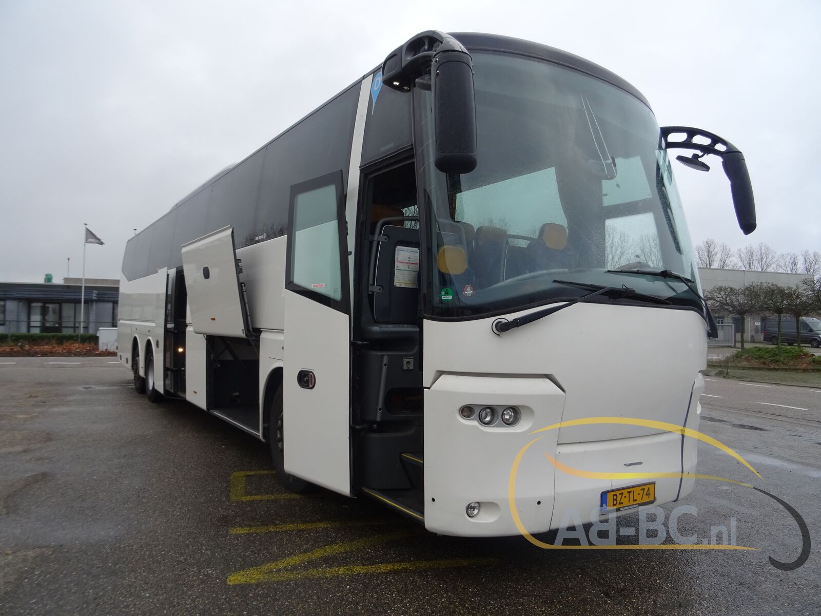coach-bus-VDL-BOVA-Magiq-61-Seats---1641303288154425248_orig_f6a26388974f929169ee2b97343feda1--22010415282369368500
