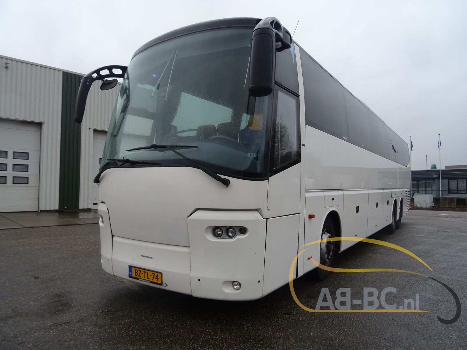 coach-bus-VDL-BOVA-Magiq-61-Seats---1641303327291972325_orig_85c130a87893446b949d367de6b7e1a5--22010415282369368500