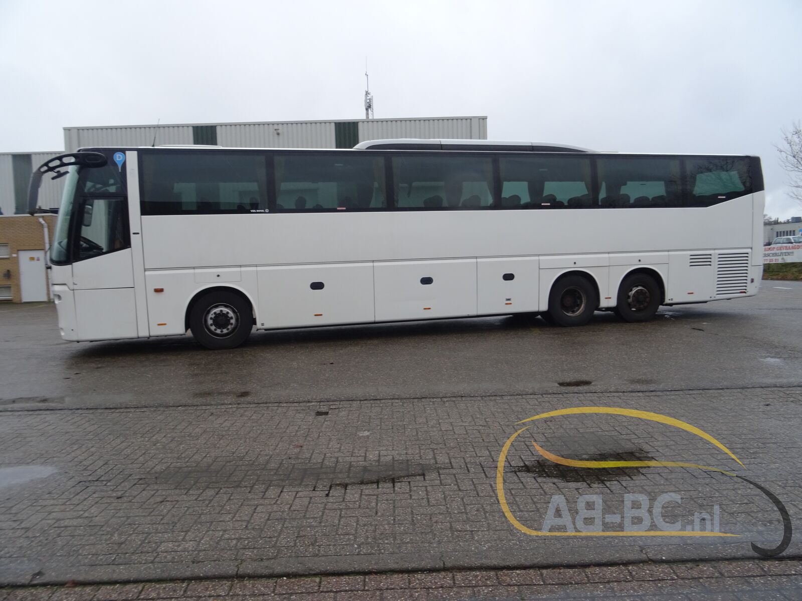 coach-bus-VDL-BOVA-Magiq-61-Seats---1641303335015223575_orig_3add77e980713ed8a229d657560c150c--22010415282369368500