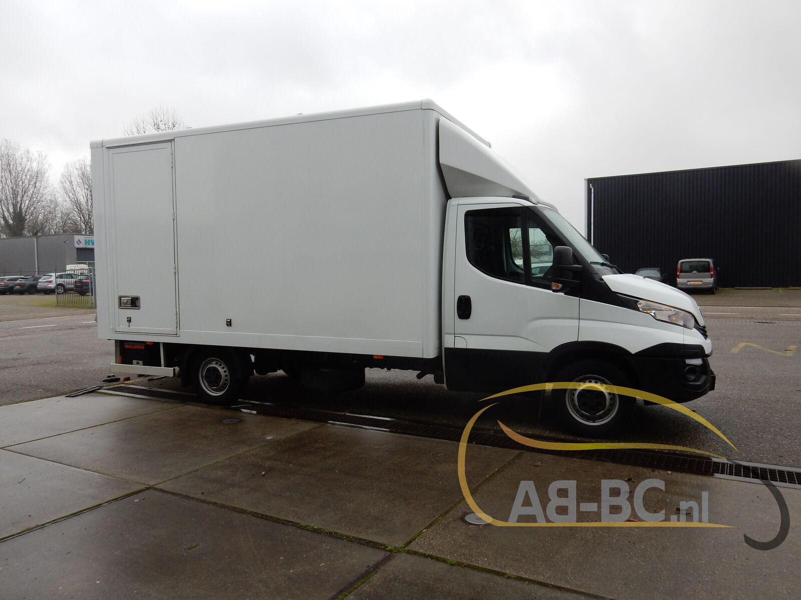commercial-vehicle-box-truck-3-5t-IVECO-Daily-35S14A8-VEKO-EURO-6---1643899487643210810_orig_71073d0003ef134e3c9d8bbbbd21e86b--22020316393903368600