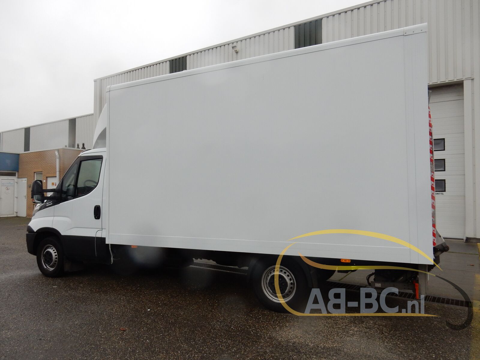 commercial-vehicle-box-truck-3-5t-IVECO-Daily-35S14A8-VEKO-EURO-6---1643899516501781694_orig_a462310c09c77ded30eb28fb9cad3035--22020316393903368600