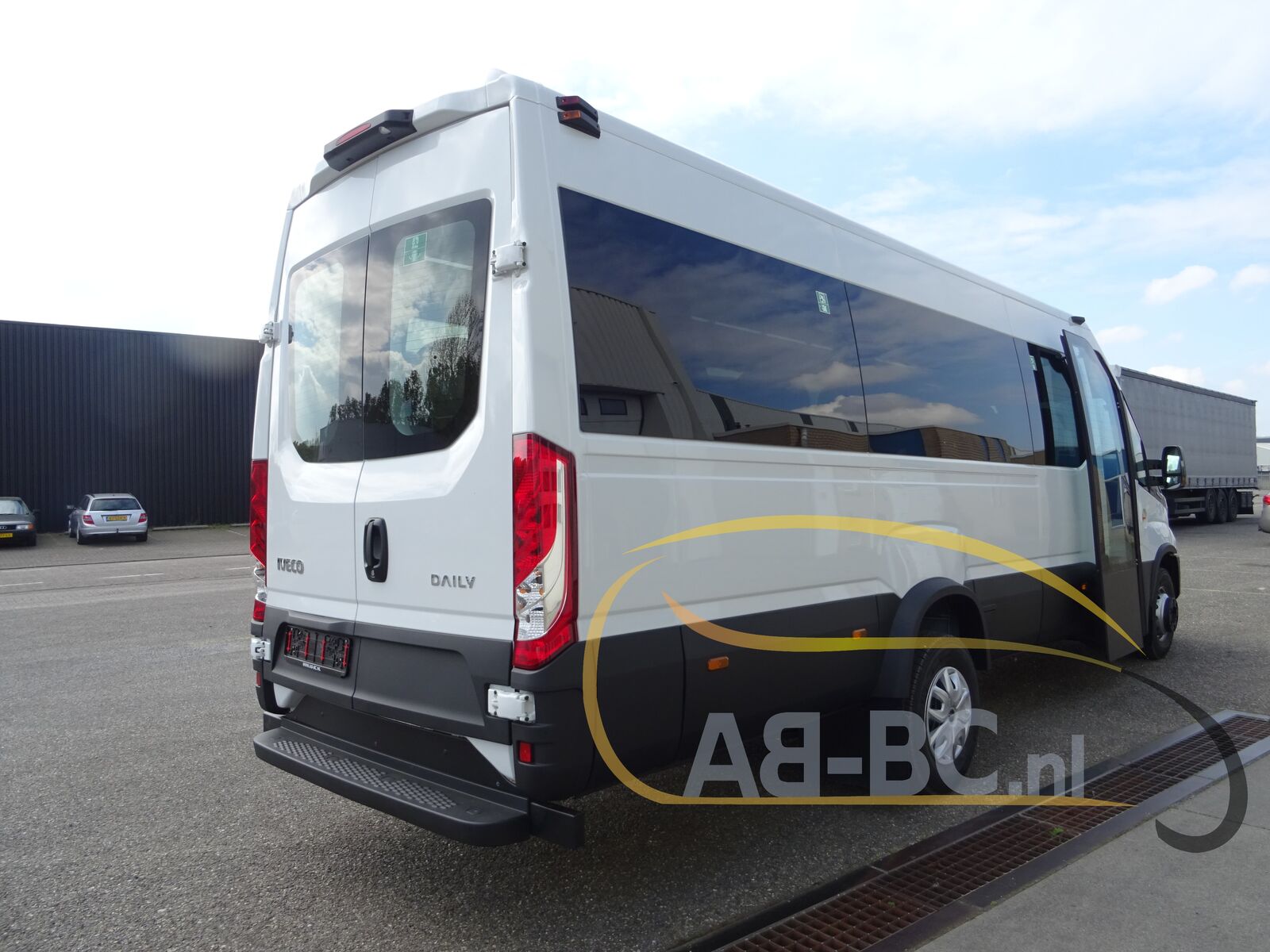 coach-bus-IVECO-Daily-Line-4100L-H2-EURO-6---1650621370627972668_orig_aedcdcd9e9849d92402fffca745461f1--22042212472853582100