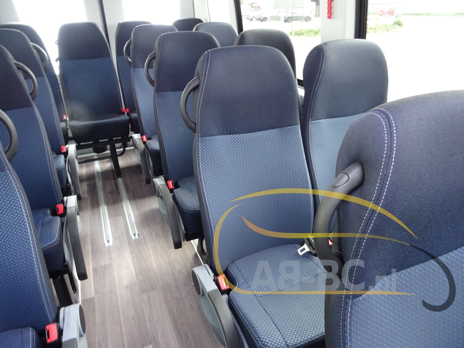 coach-bus-IVECO-Daily-Line-4100L-H2-EURO-6---1650621443372670661_orig_78cf79d0e116a8b9af11e1b8eddd38dd--22042212472853582100