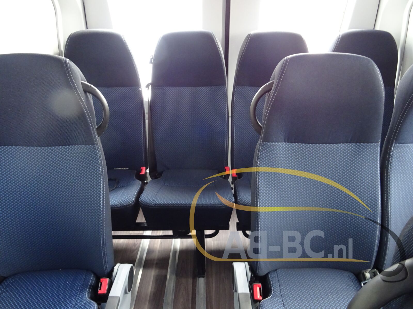 coach-bus-IVECO-Daily-Line-4100L-H2-EURO-6---1650621445772523733_orig_0717efe0de3739f9d7051f9691911f6f--22042212472853582100