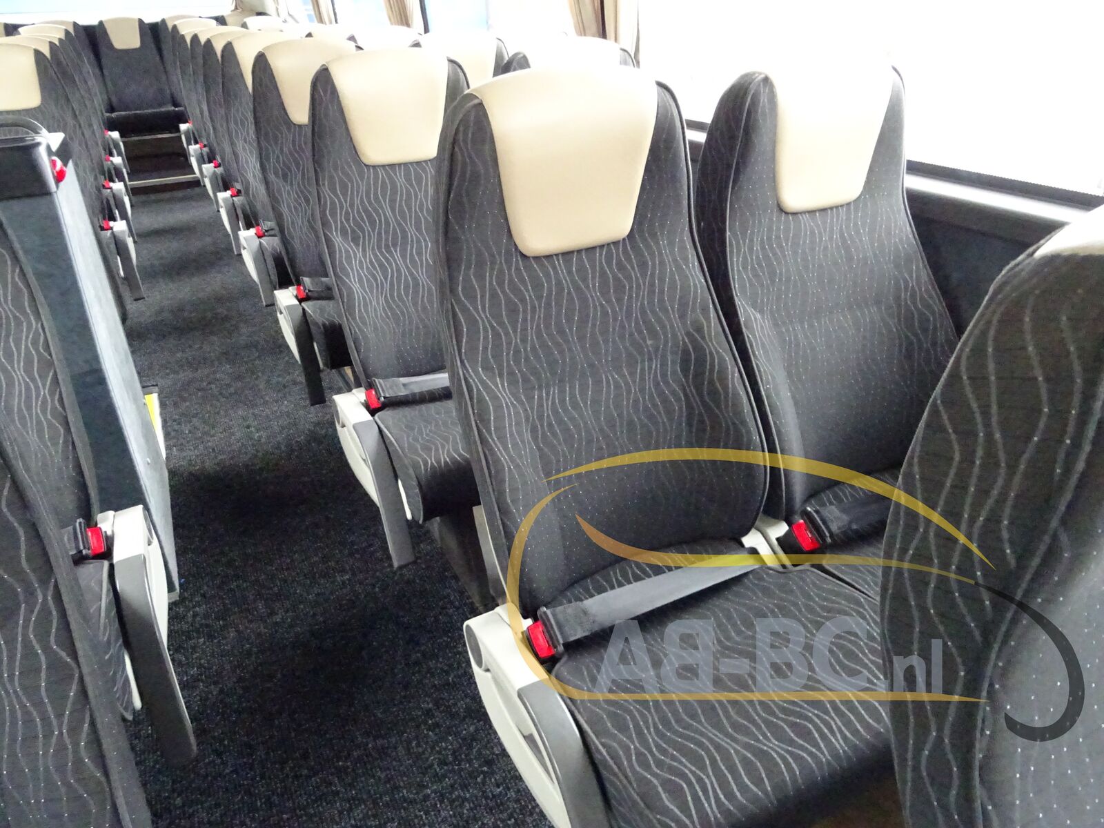 coach-bus-VDL-Futura-FHD2-129-370-51-Seats-EURO-6---1648805593227260691_orig_ad2ce4e3140eb6eeead262a1b3d5997e--22040112282526833000