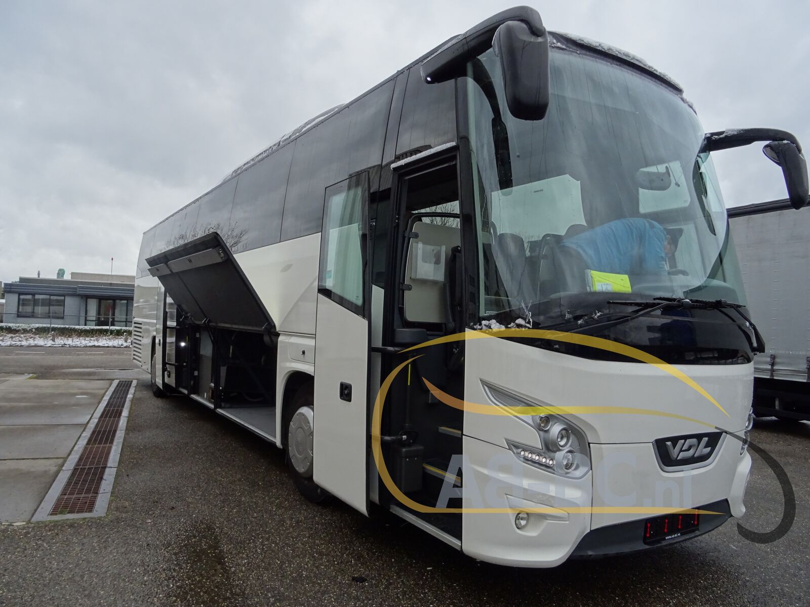 coach-bus-VDL-Futura-FHD2-129-370-51-Seats-EURO-6---1648805650989634324_orig_935a699df244305daf32be18bc12283f--22040112282526833000