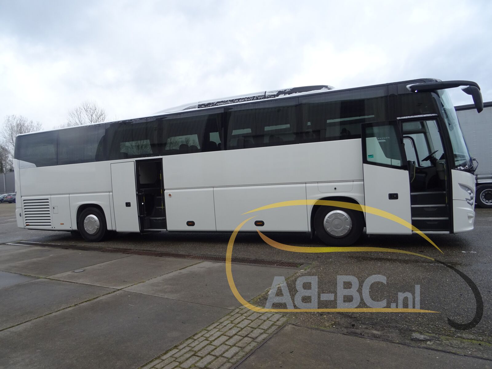 coach-bus-VDL-Futura-FHD2-129-370-51-Seats-EURO-6---1648805659755098417_orig_286e8b2a2e962cad891047446e14edfd--22040112282526833000