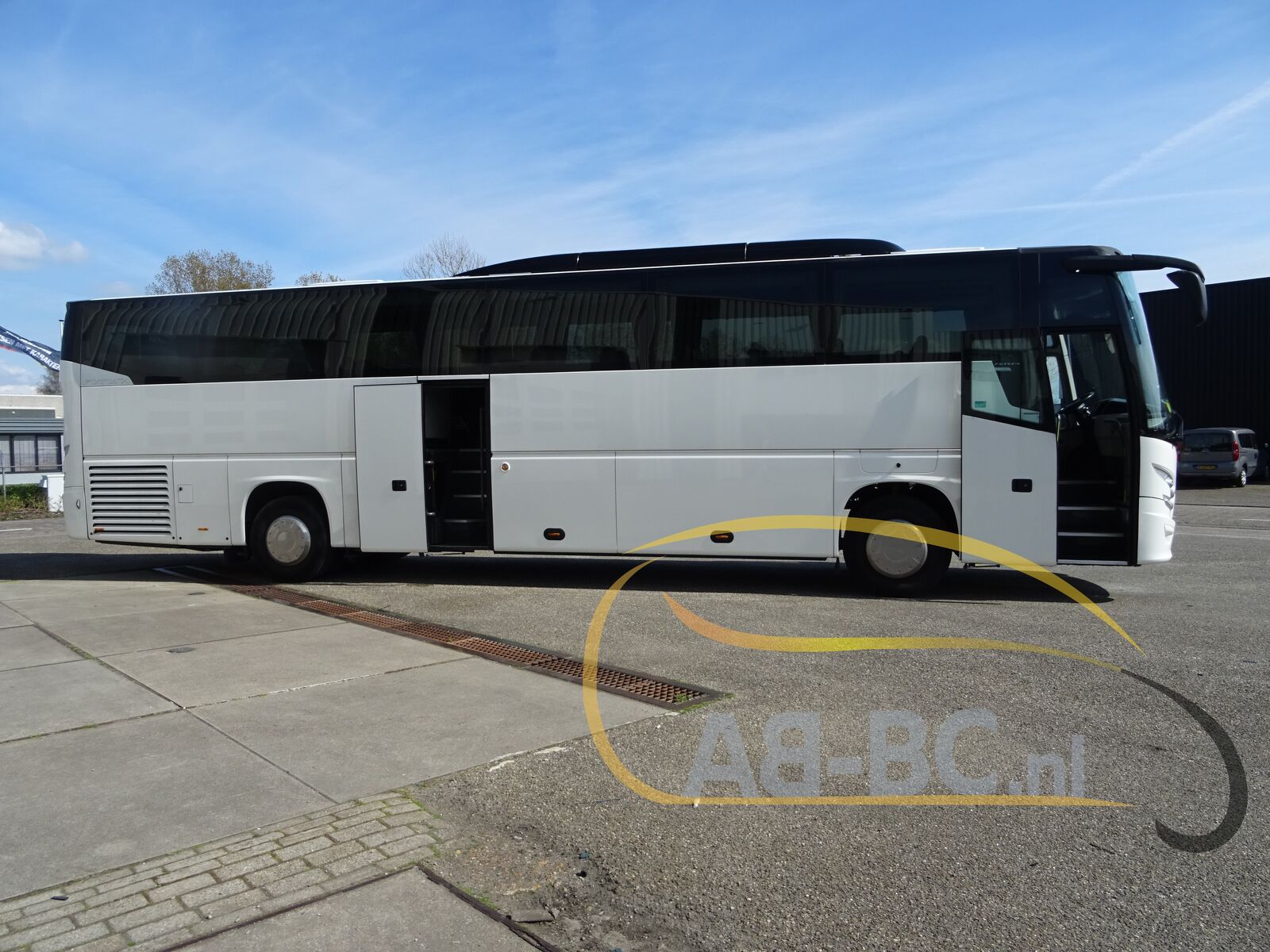 coach-bus-VDL-Futura-FHD2-129-370-51-Seats-EURO-6---1649945767018390936_orig_81458ff996fee3b6e9a3e6146a21cb02--22041417135019073200