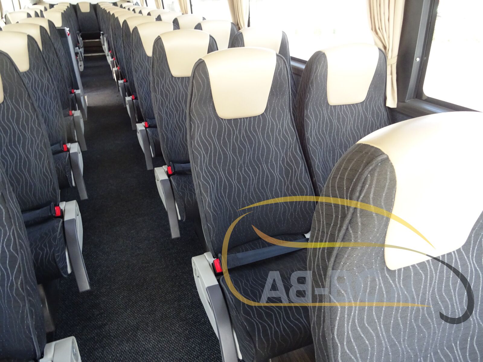 coach-bus-VDL-Futura-FHD2-129-370-51-Seats-EURO-6---1649945823282079031_orig_ba2578e3fada80709f84ec4e5d8c2444--22041417135019073200