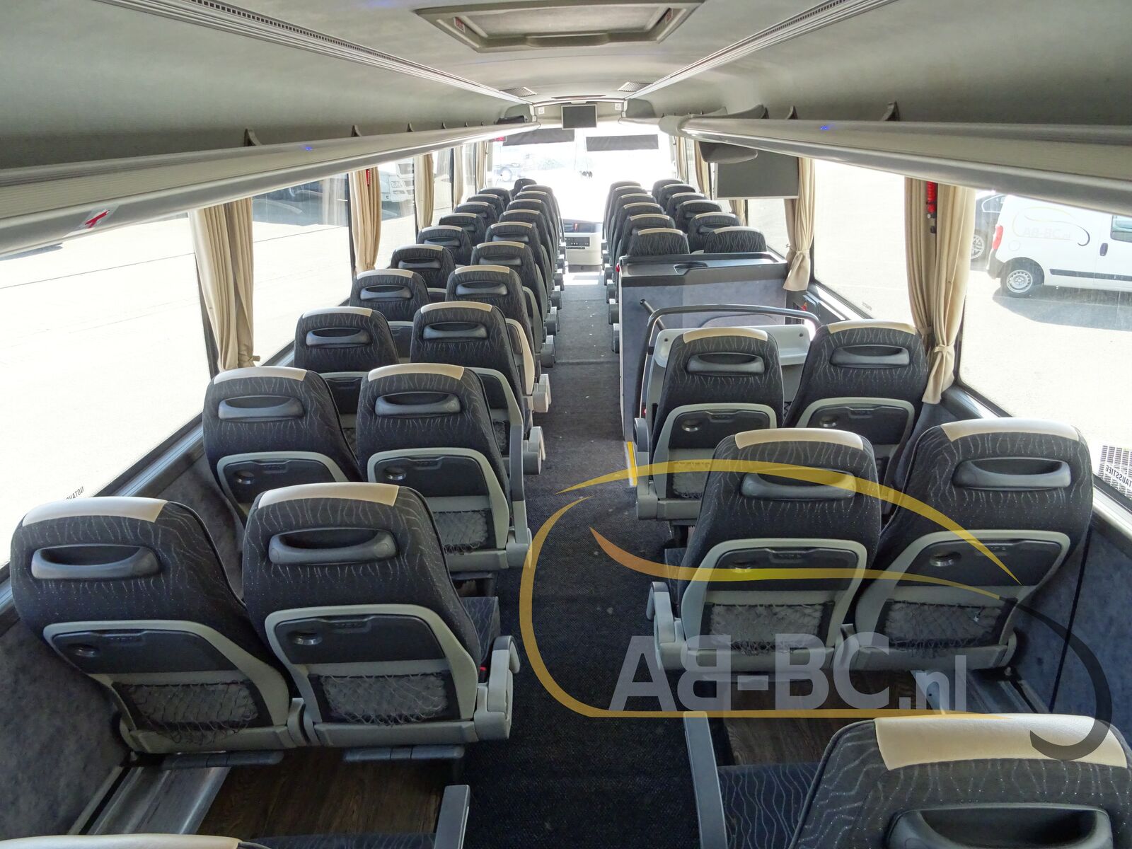 coach-bus-VDL-Futura-FHD2-129-370-51-Seats-EURO-6---1649945845077294441_orig_05ffe94a424c88a8f1a825d94b8faca7--22041417135019073200
