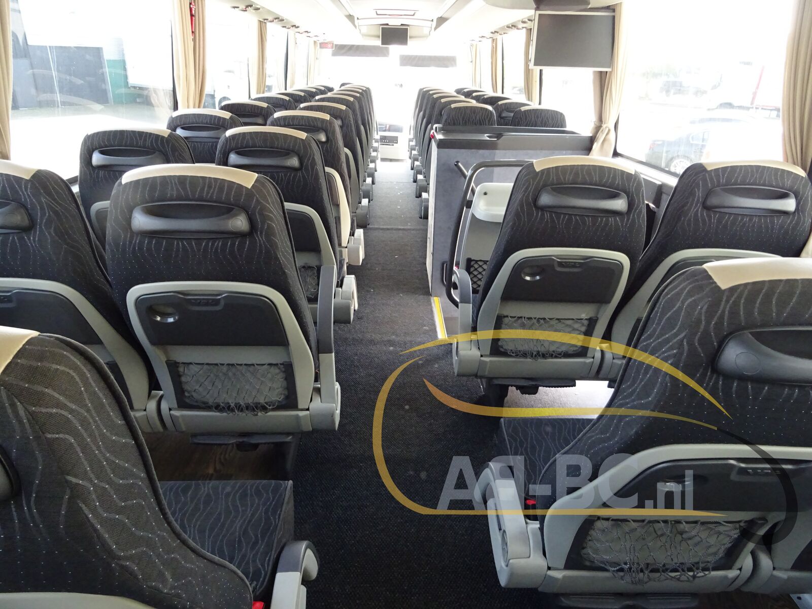 coach-bus-VDL-Futura-FHD2-129-370-51-Seats-EURO-6---1649945850974278551_orig_c456d736a83c5872e0d014cd87a2284d--22041417135019073200