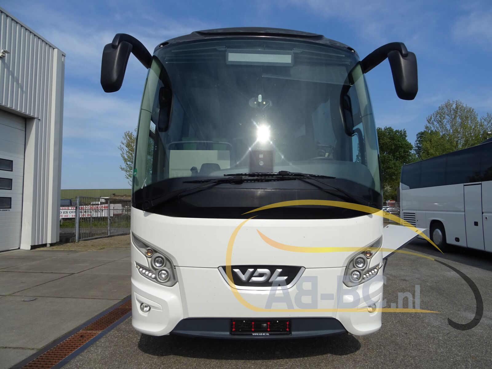 coach-bus-VDL-Futura-FHD2-129-440-51-Seats-EURO-6---1651224488343453421_orig_b71c65c84d19f0c5f6598cb19ffbd315--22042912260636414000