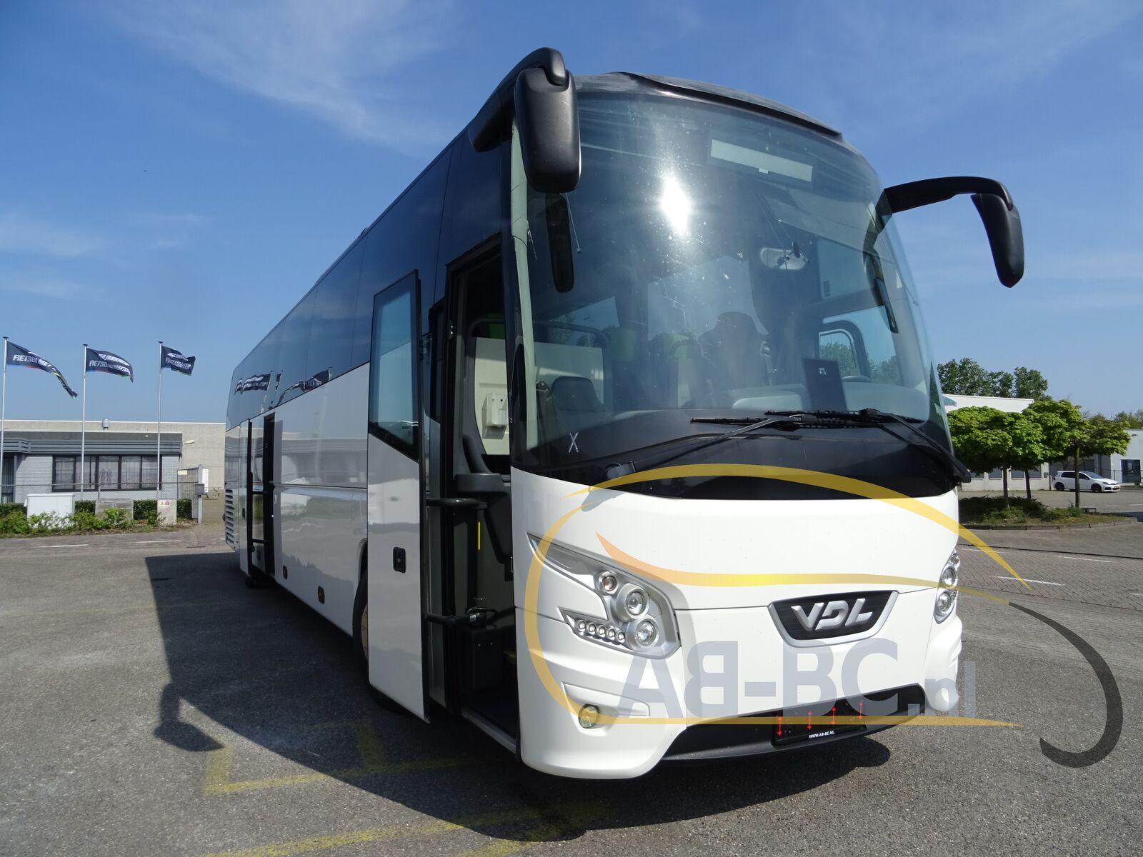 coach-bus-VDL-Futura-FHD2-129-440-51-Seats-EURO-6-2-PIECES-AVAILABLE---1651157489731498339_orig_fb305a33ce9bbd8ec35c37ea1f1eb145--22042817510111469500