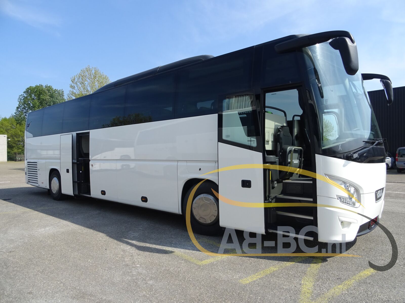 coach-bus-VDL-Futura-FHD2-129-440-51-Seats-EURO-6-2-PIECES-AVAILABLE---1651157493741944163_orig_636d14fc649ede0a6f6976a132461c7e--22042817510111469500