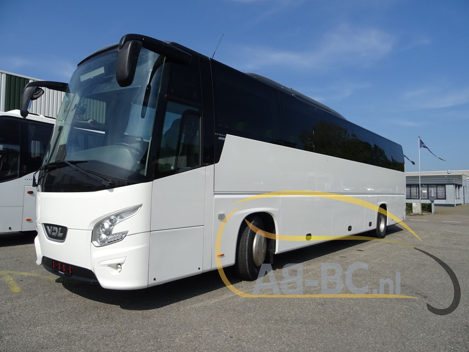 coach-bus-VDL-Futura-FHD2-129-440-51-Seats-EURO-6-2-PIECES-AVAILABLE---1651157503719372389_orig_98010943d18a6626a0f4f745134635f3--22042817510111469500