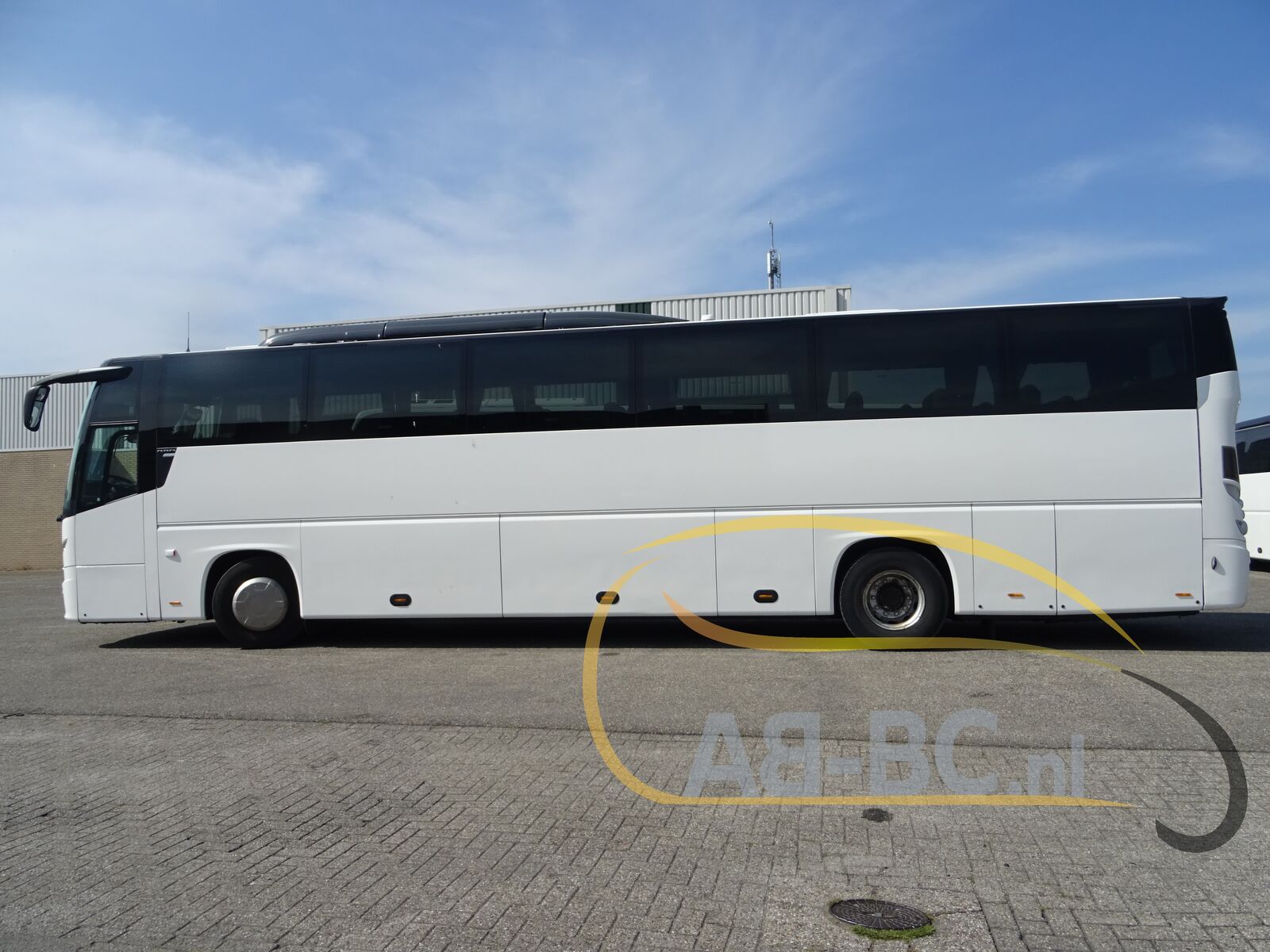 coach-bus-VDL-Futura-FHD2-129-440-51-Seats-EURO-6-2-PIECES-AVAILABLE---1651157507644292207_orig_3a5058e8f5a00e3f4d308e5e4ac2e2eb--22042817510111469500