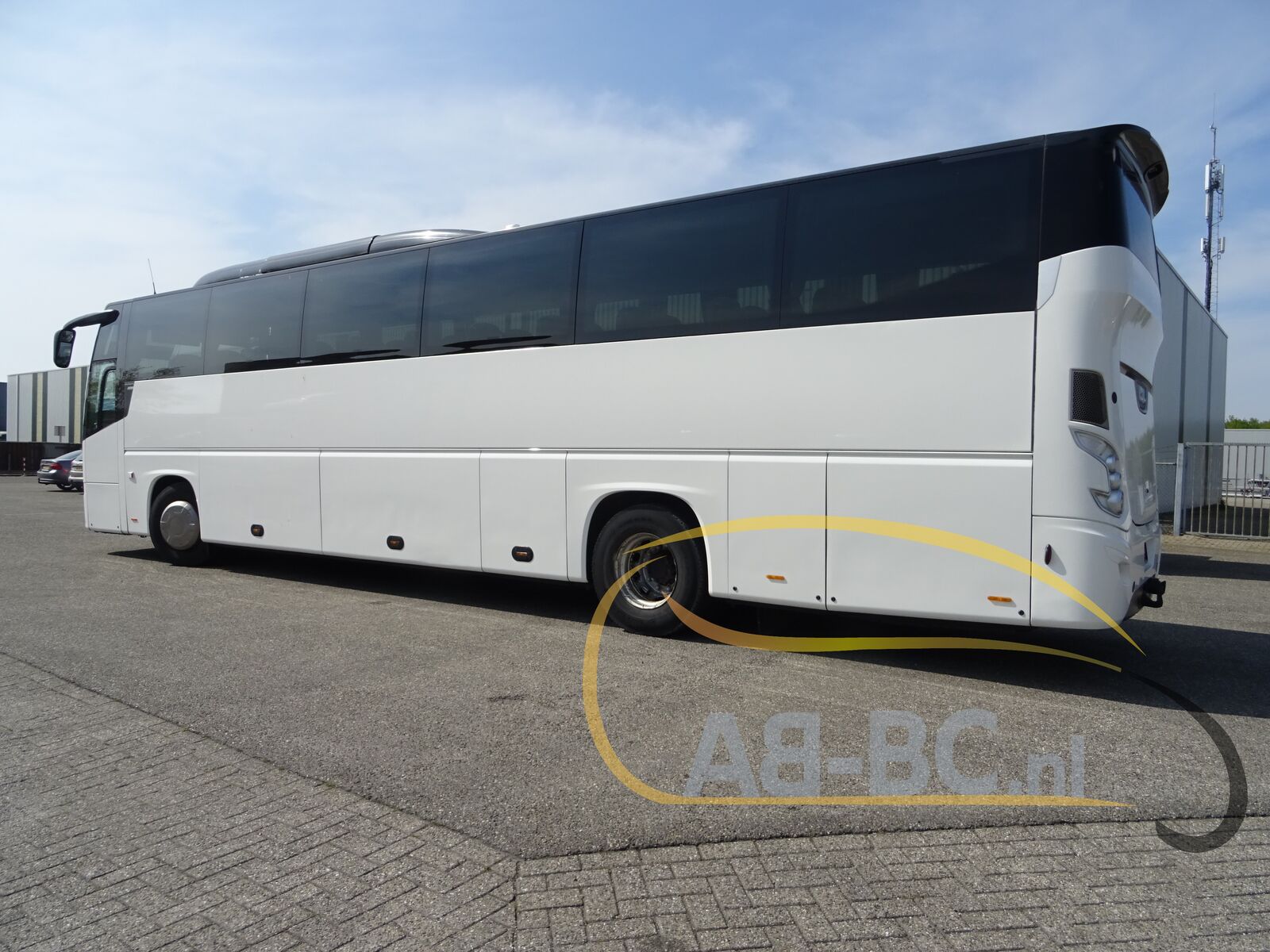 coach-bus-VDL-Futura-FHD2-129-440-51-Seats-EURO-6-2-PIECES-AVAILABLE---1651157509729571583_orig_a0d5f537cea86aa1456dd294618db8c2--22042817510111469500