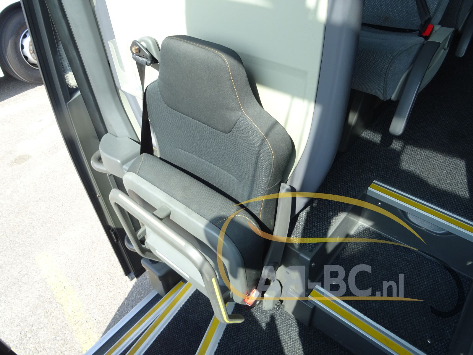 coach-bus-VDL-Futura-FHD2-129-440-51-Seats-EURO-6-2-PIECES-AVAILABLE---1651157569177415248_orig_3c1c66187ff03ec52fce2d9b2c459c6e--22042817510111469500