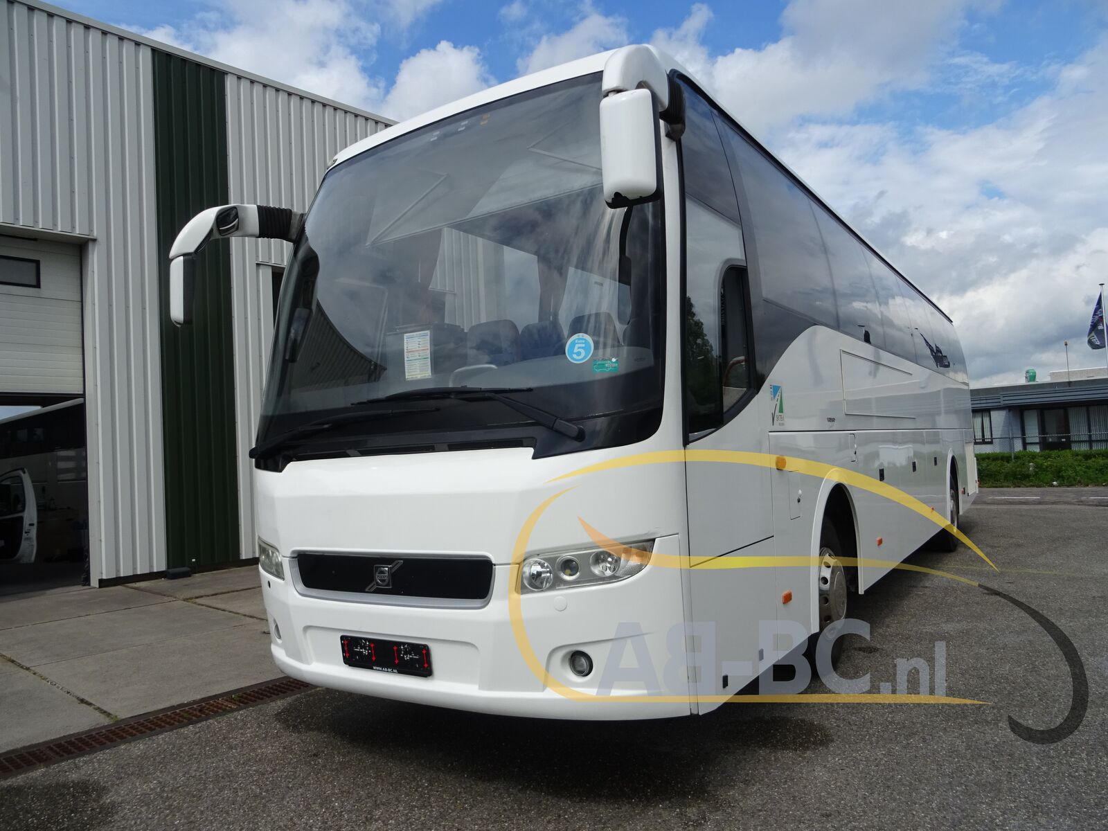 coach-bus-VOLVO-9700-Comfort-51-Seats-EURO-5---1652969993291791379_orig_a58cd17c93d403c7a6971e7d03b4a56f--22051917183207205200
