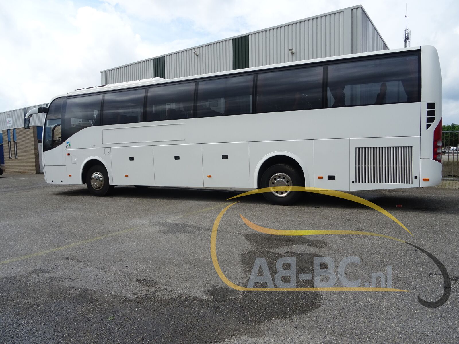 coach-bus-VOLVO-9700-Comfort-51-Seats-EURO-5---1652970010963568993_orig_821502b9084db84e9c2a7d24bb9de474--22051917183207205200