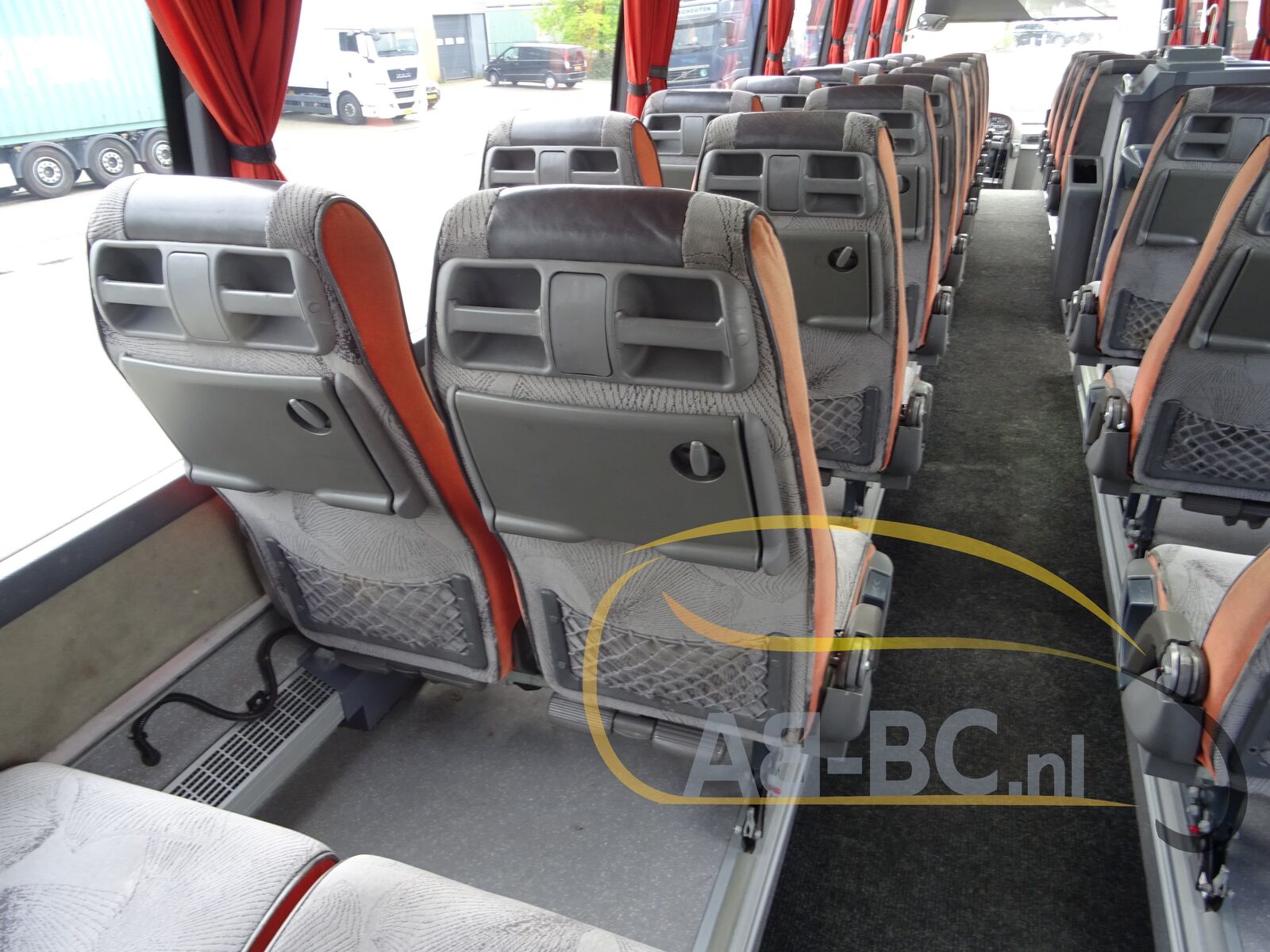 coach-bus-VOLVO-9700-Comfort-51-Seats-EURO-5---1652970123173901732_orig_5ef0fe372945a85b9bc6bc68d79e6a18--22051917183207205200