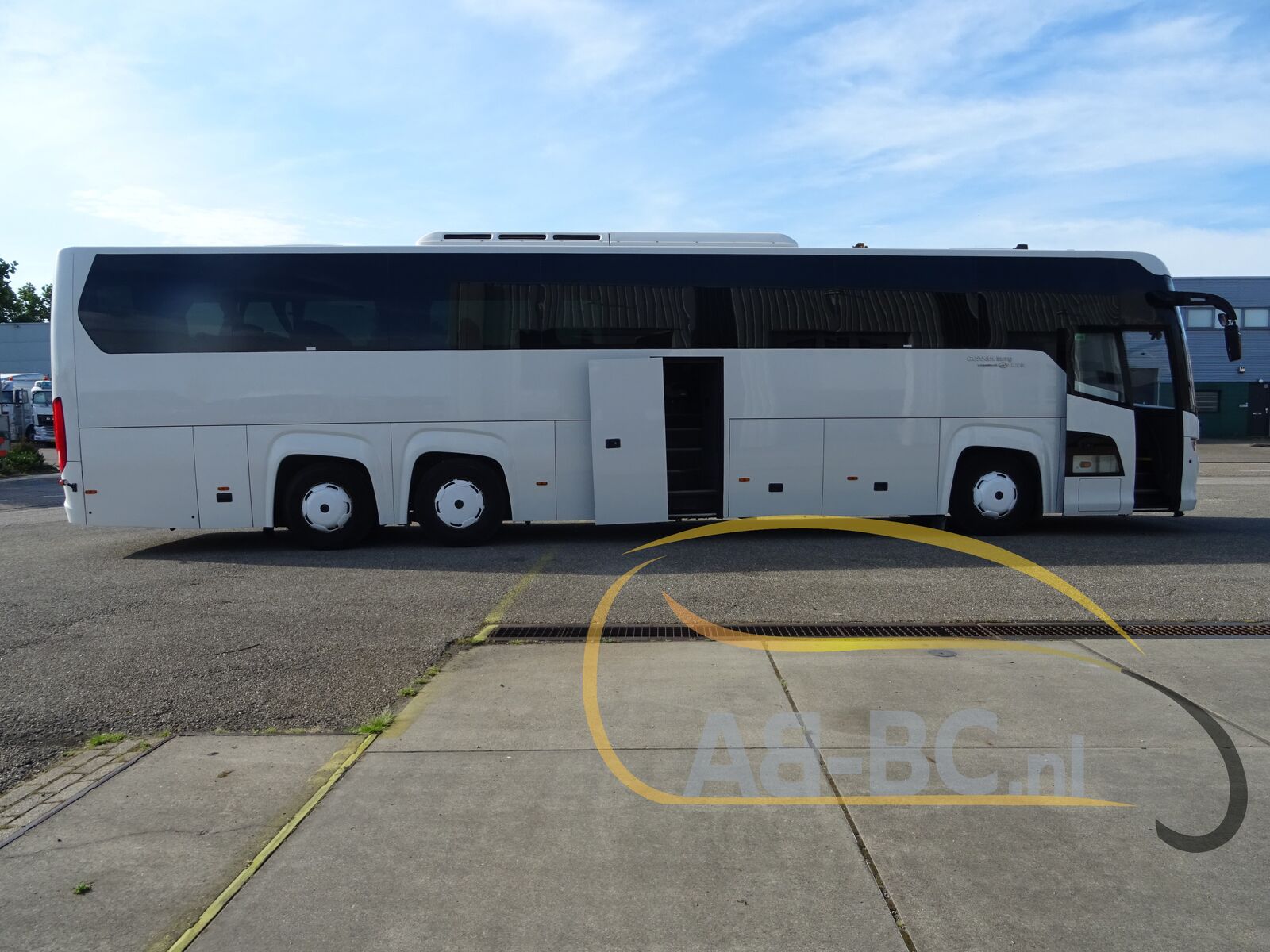 coach-bus-SCANIA-Higer-Touring-HD-59-Seats-EURO-5---1656573924141678707_orig_b9b13482cdbb53c1d737dbb2fc516e5f--22060714432812119300