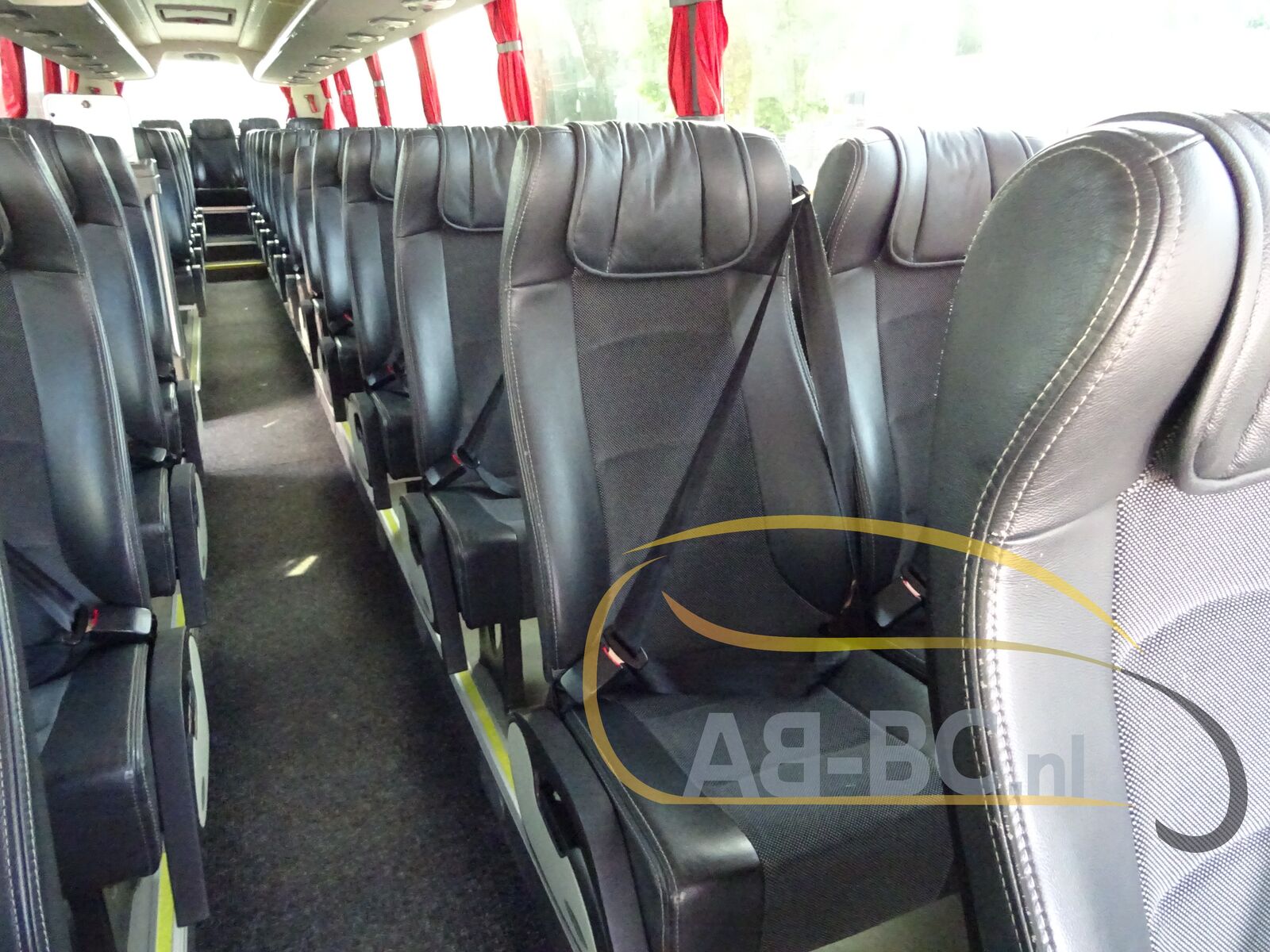 coach-bus-SCANIA-Higer-Touring-HD-59-Seats-EURO-5---1656574037112685410_orig_5ca11e735676fd15a98e71f46b2a7c60--22060714432812119300