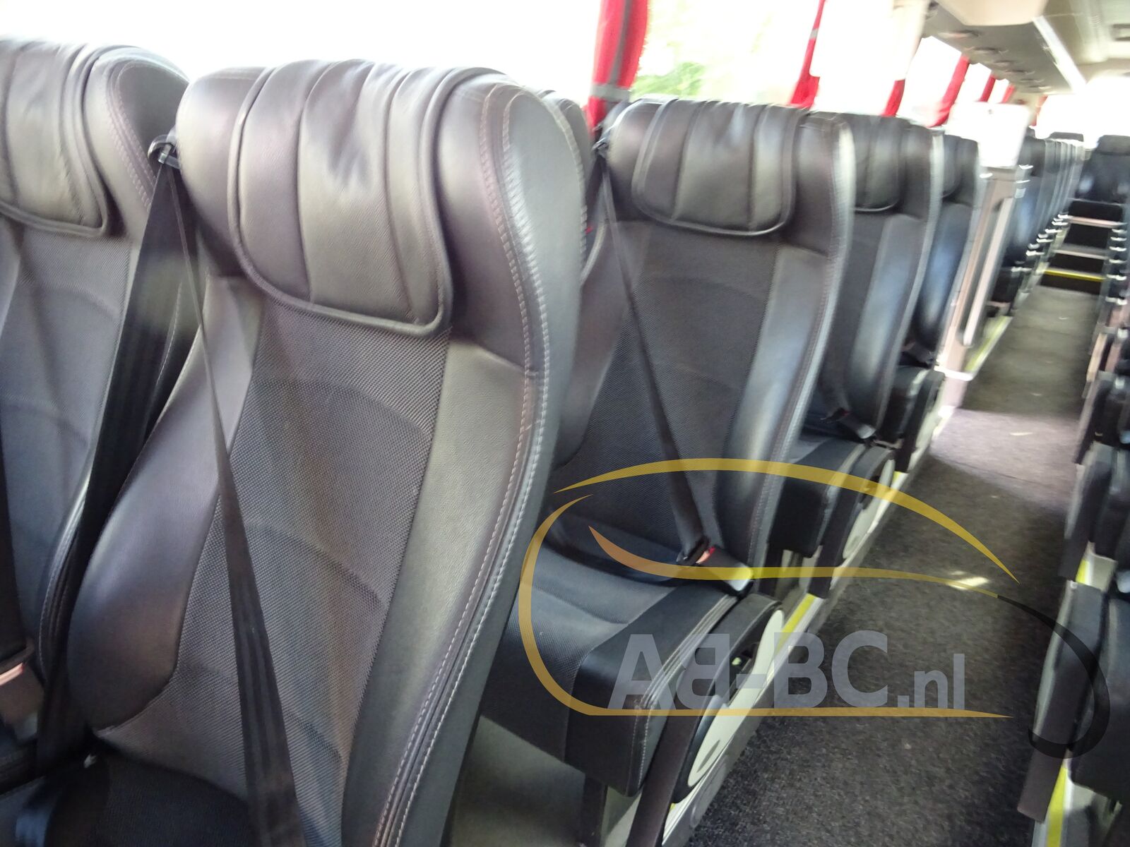 coach-bus-SCANIA-Higer-Touring-HD-59-Seats-EURO-5---1656574040087048814_orig_5569cbc32d13cfc75d1a9c714598a7bc--22060714432812119300
