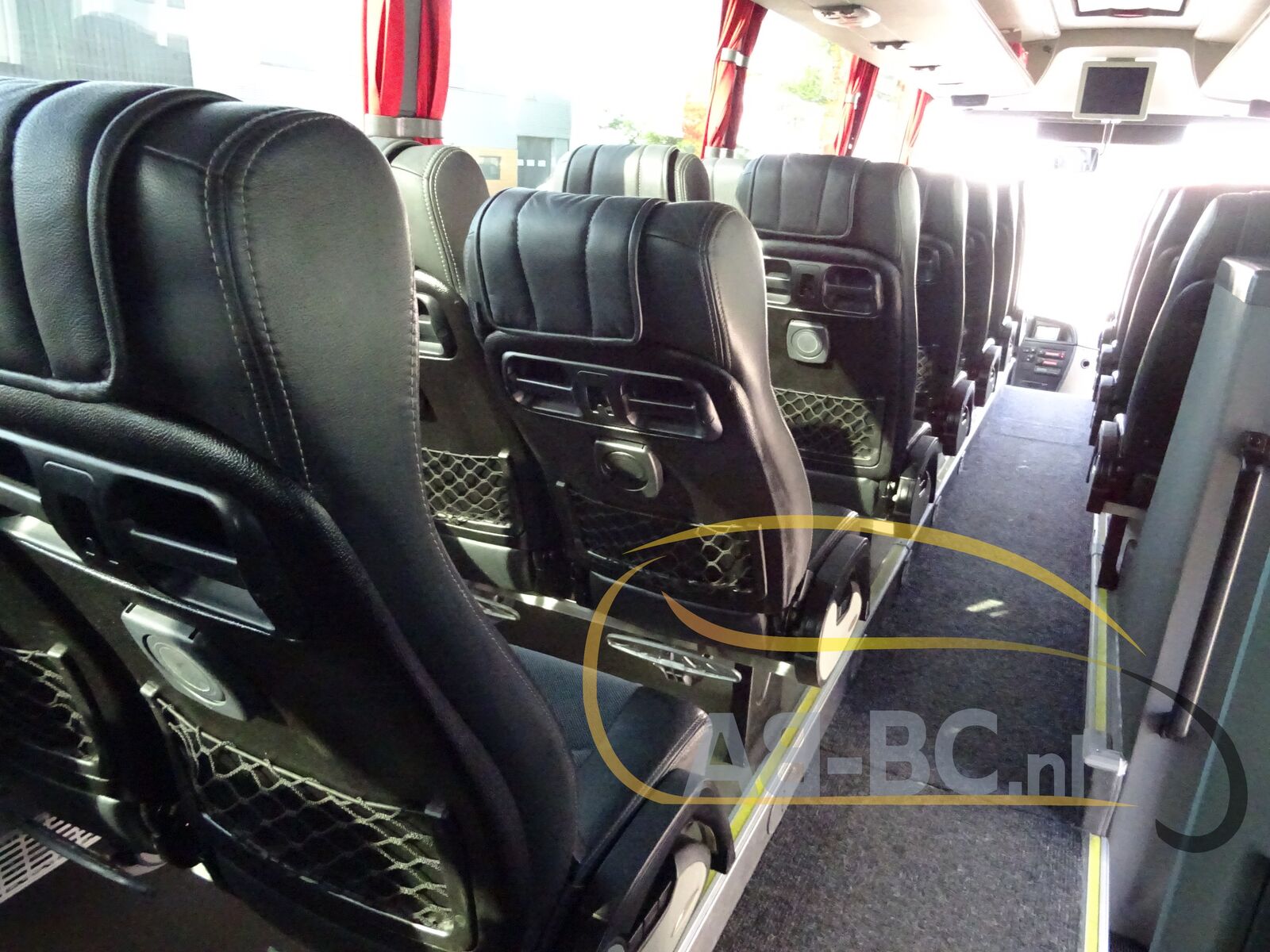 coach-bus-SCANIA-Higer-Touring-HD-59-Seats-EURO-5---1656574085580625975_orig_3381dd03c276c7b5188d057d5c318566--22060714432812119300