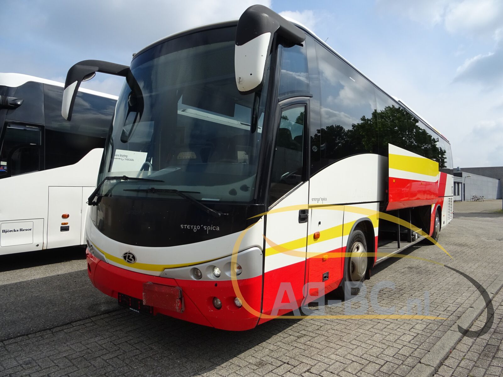 coach-bus-SCANIA-K400-Beulas-52-Seats-Liftbus-EURO-5---1654610582995960154_orig_f5e84acce26b1bf8ff517ac451773819--22060717010700414800