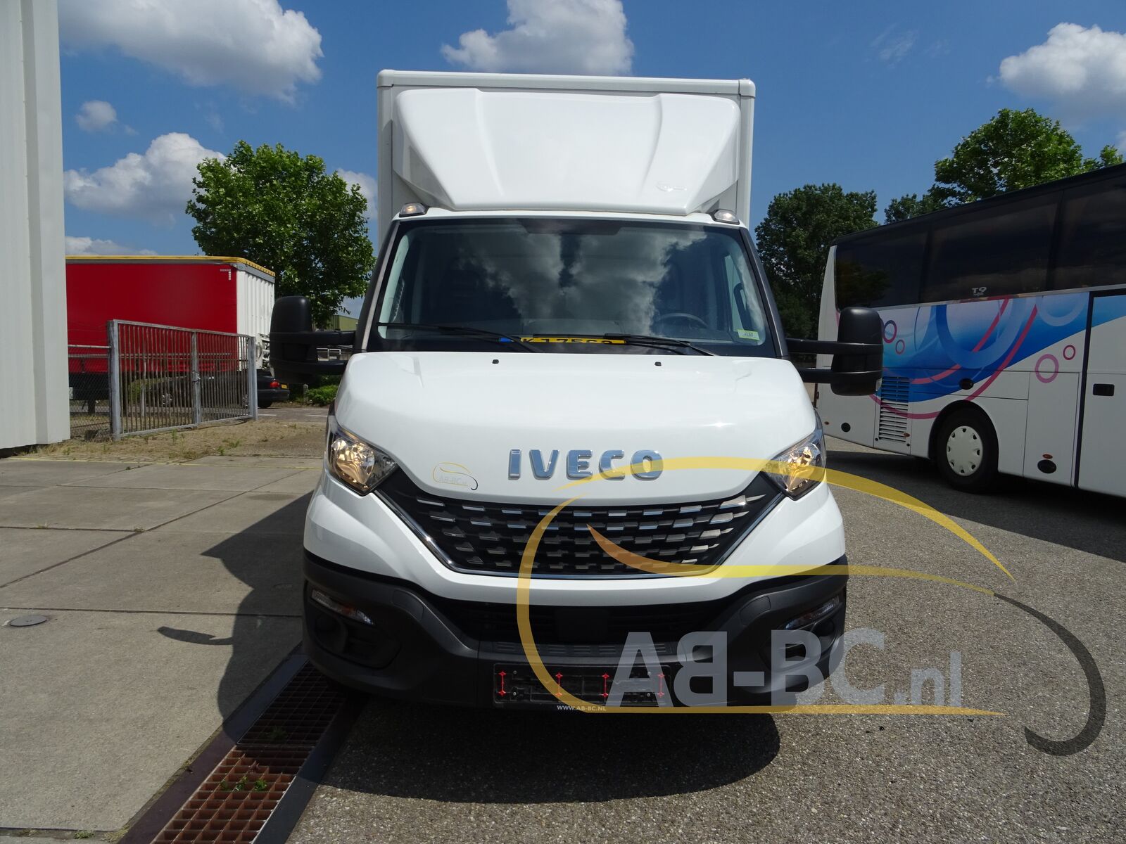 commercial-vehicle-box-truck-3-5t-IVECO-Daily-35S14A8-EURO-6---1656054103375479464_orig_e5473ae4fd37ef6e3cc00deed8f89966--22062409535728543600