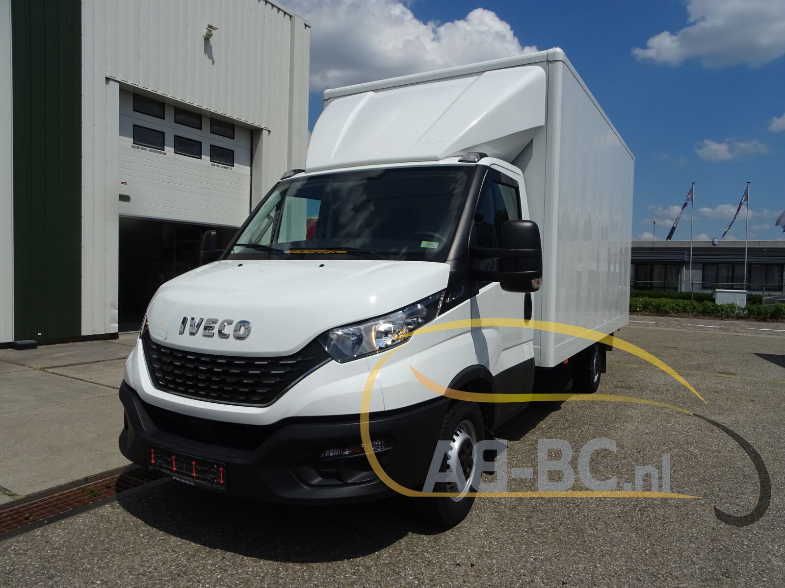 commercial-vehicle-box-truck-3-5t-IVECO-Daily-35S14A8-EURO-6---1656054106243998513_orig_d913ac583ab1753b40b0eb5de7731ca5--22062409535728543600
