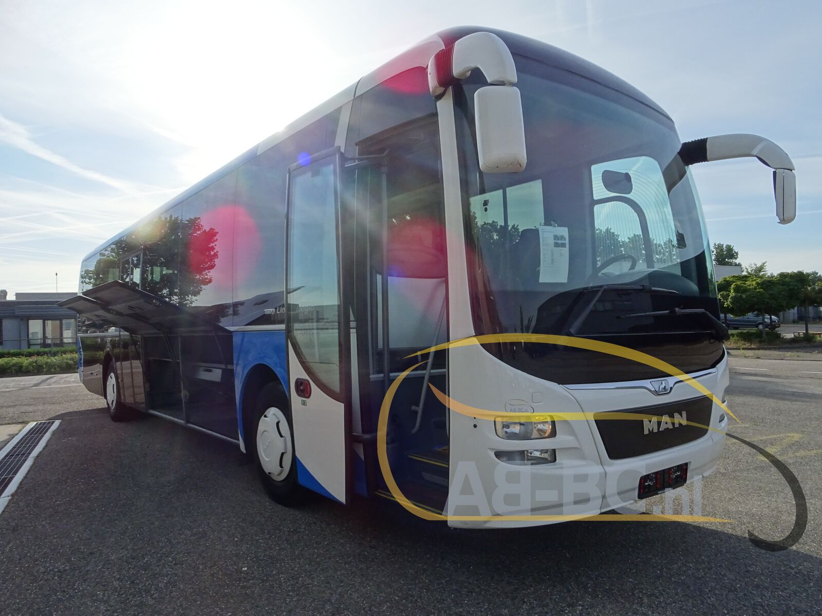 interurban-bus-MAN-Lions-Regio-Coach-52-Seats-EURO-6---1657089807673671214_orig_13c55f1aa7759f9e01aba92b7843a3ed--22061016384526166100