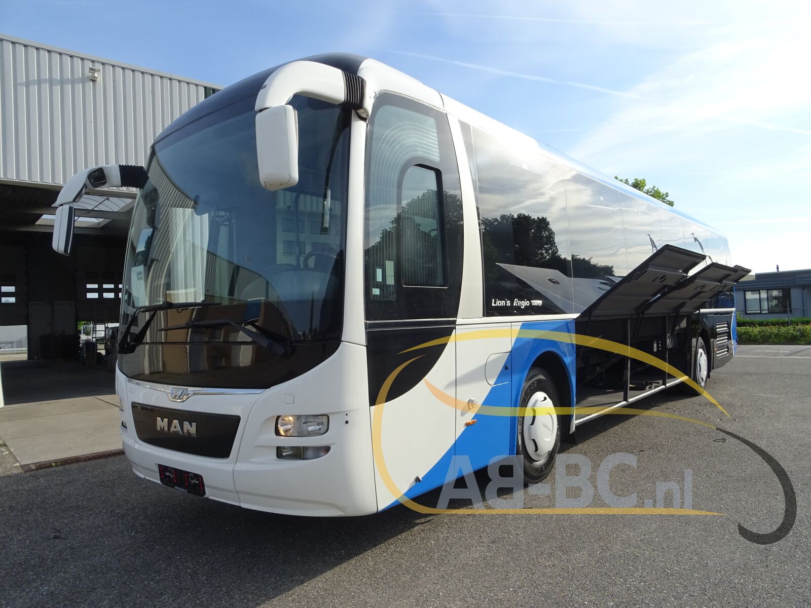 interurban-bus-MAN-Lions-Regio-Coach-52-Seats-EURO-6---1657089824244694304_orig_9e33d5368f6a52b5695e436d7ddbb72b--22061016384526166100