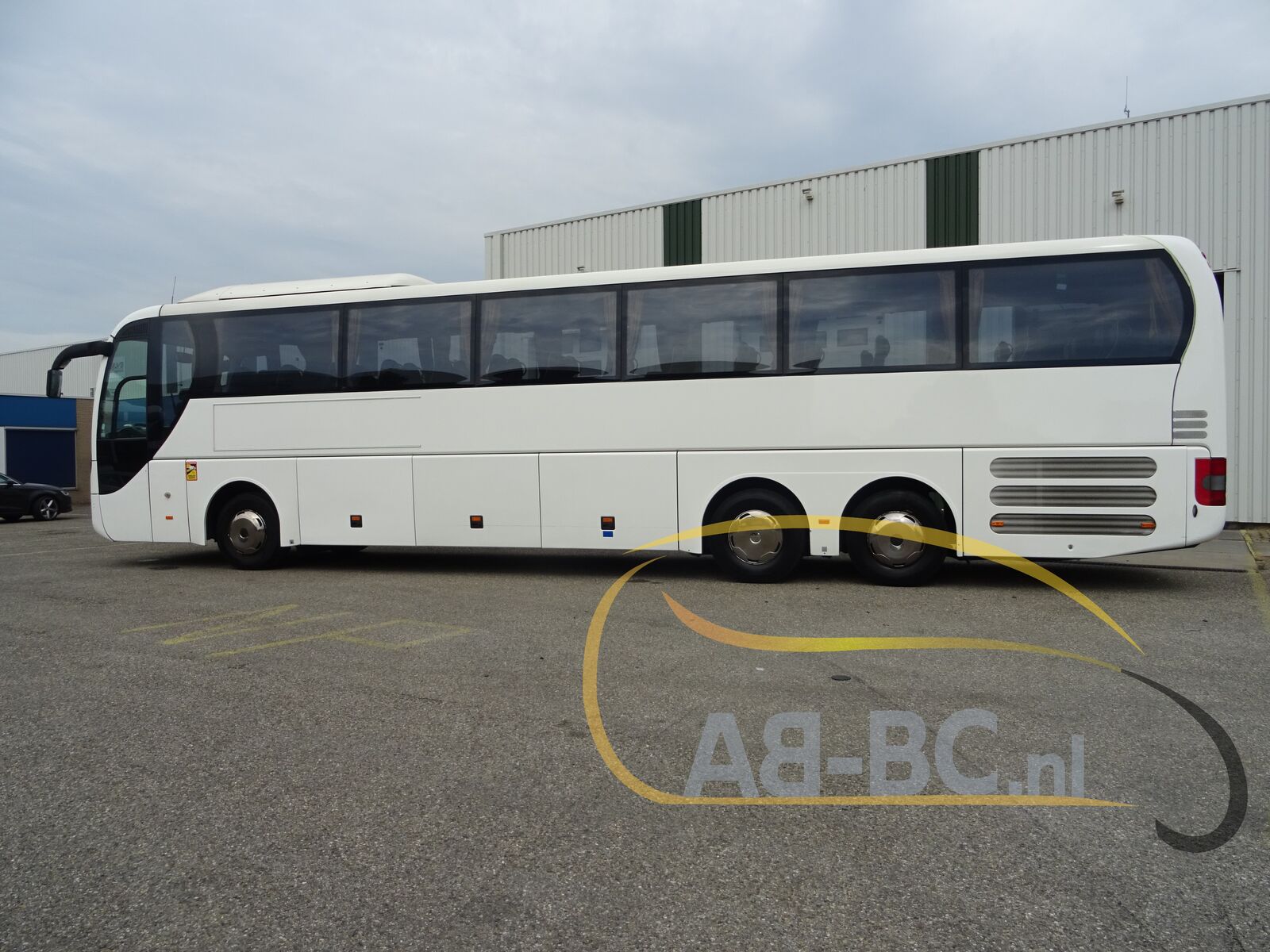 coach-bus-MAN-R08-Lions-Coach-61-Seats-EURO-6---1660558879413346244_orig_16ad4ae768ec1f58e61c7a41798e830c--22072717304811402900
