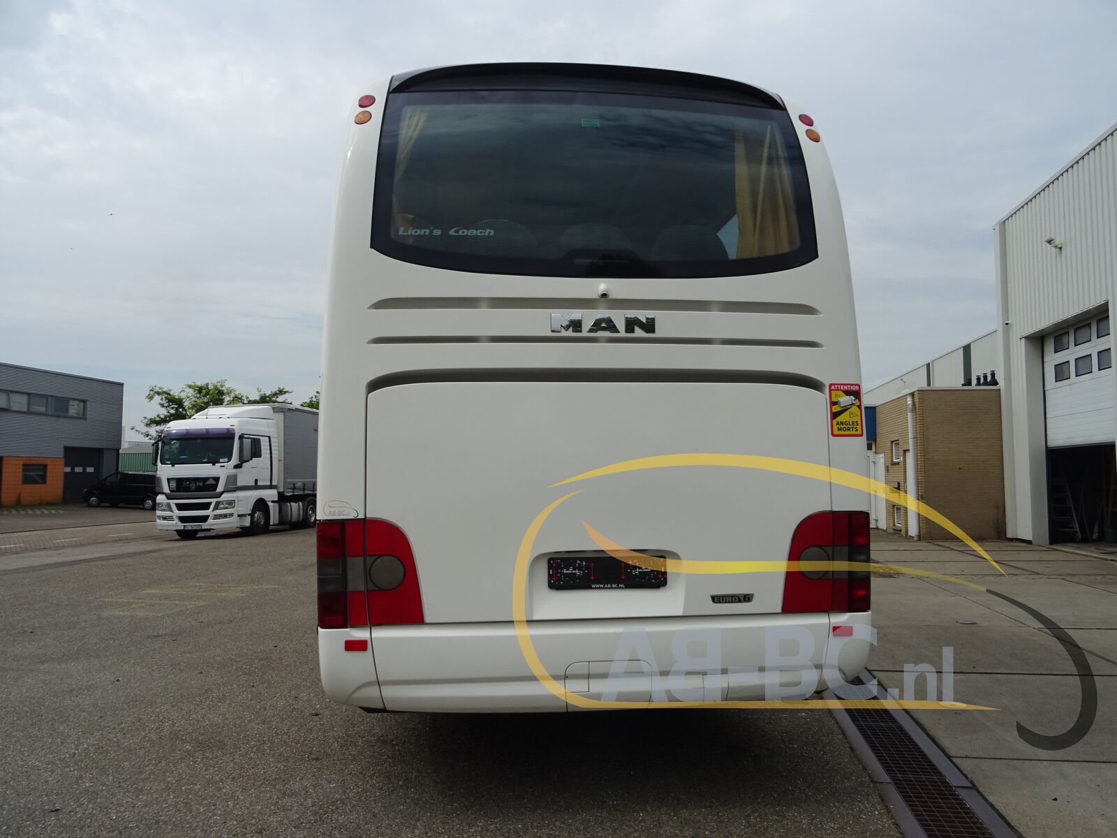 coach-bus-MAN-R08-Lions-Coach-61-Seats-EURO-6---1660558888670899905_orig_f99b82be02516db7594920cdeefa57ae--22072717304811402900