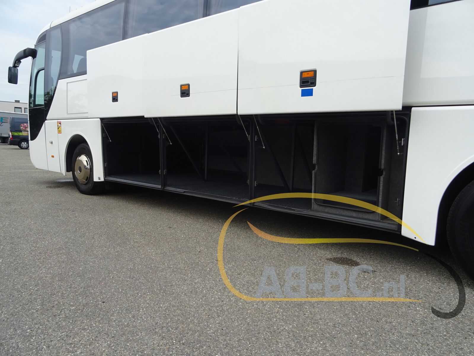 coach-bus-MAN-R08-Lions-Coach-61-Seats-EURO-6---1660558914384708685_orig_afd973d8e3b1a7ddf8de6e05c4565c4d--22072717304811402900