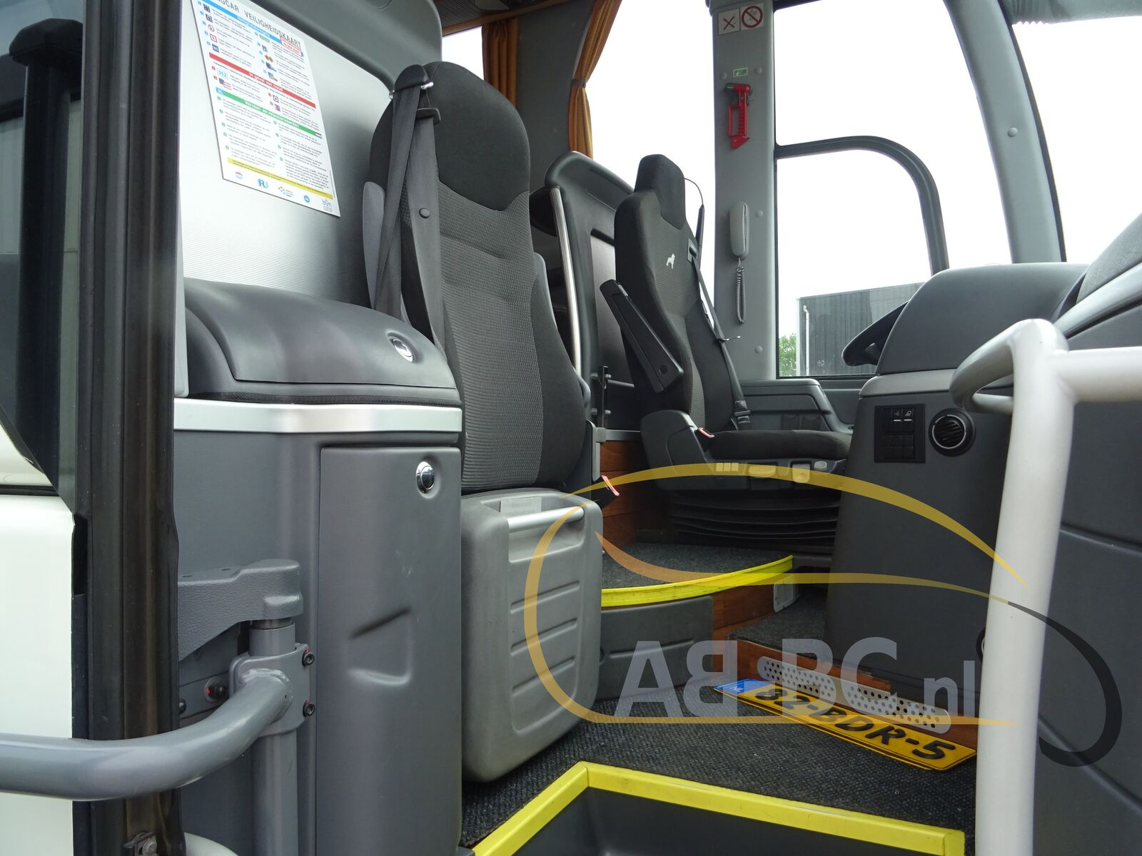 coach-bus-MAN-R08-Lions-Coach-61-Seats-EURO-6---1660558924463546997_orig_22bf80a5deefde6478e7b7b4a5c9e823--22072717304811402900