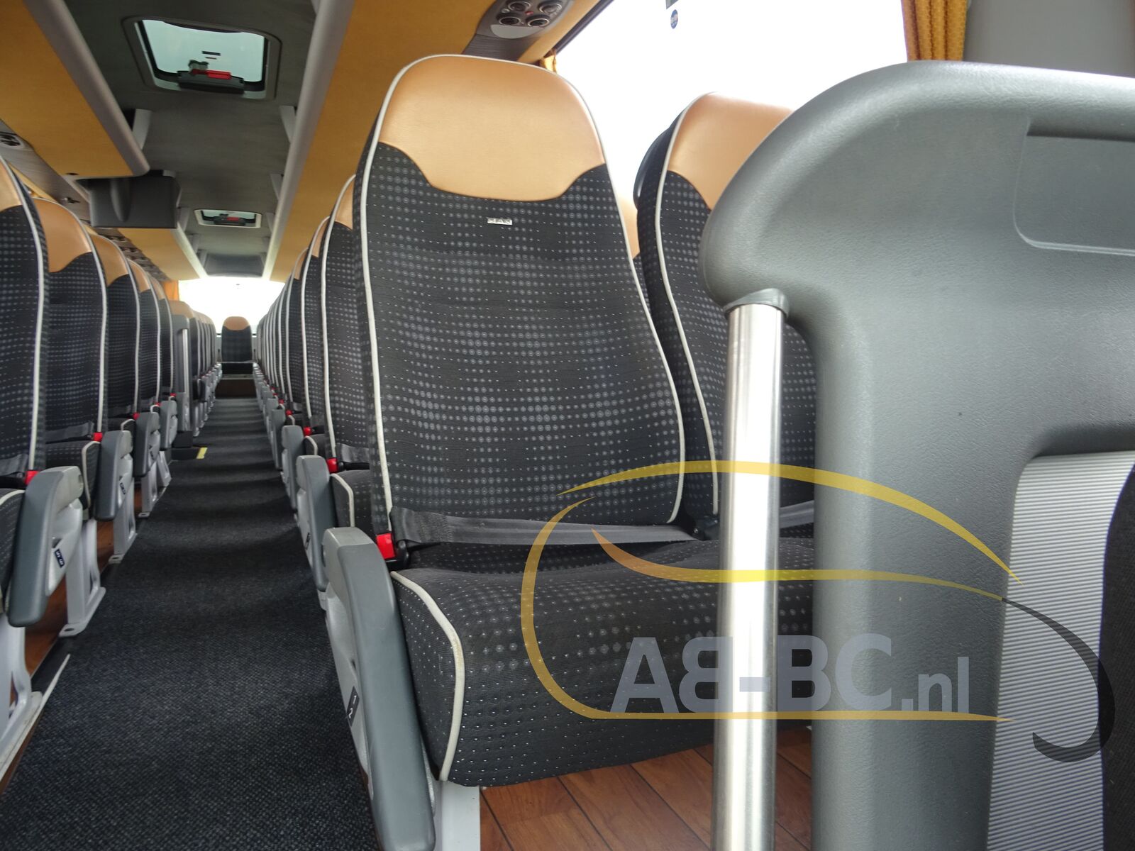 coach-bus-MAN-R08-Lions-Coach-61-Seats-EURO-6---1660558982432758571_orig_b467a789345348de45e33f2744712b3f--22072717304811402900